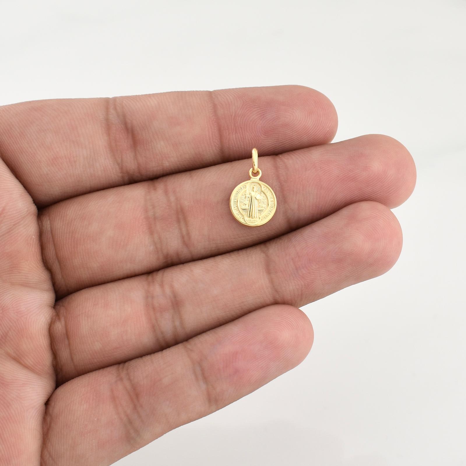 Dije San Benito 0.85 g / 3/4 in Oro Amarillo 18K