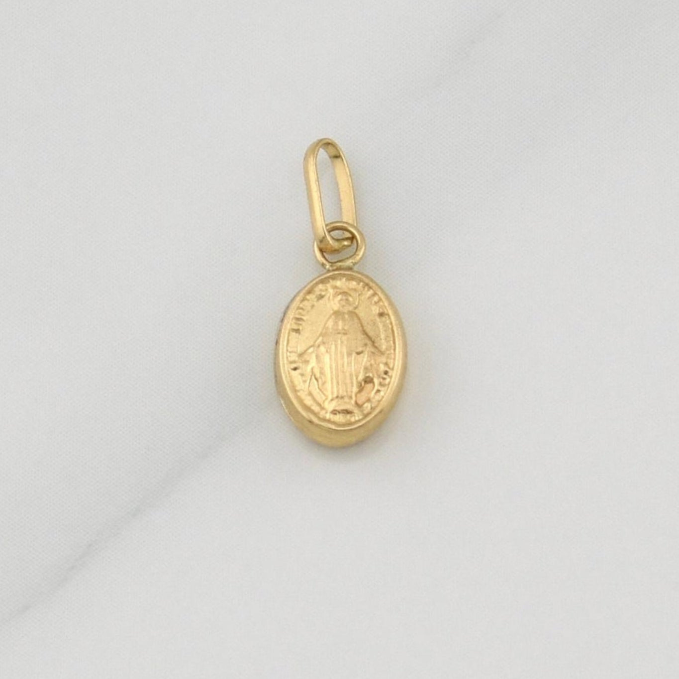 Dije Virgen Milagrosa 0.3 g / 1/2 in Oro Amarillo 18K
