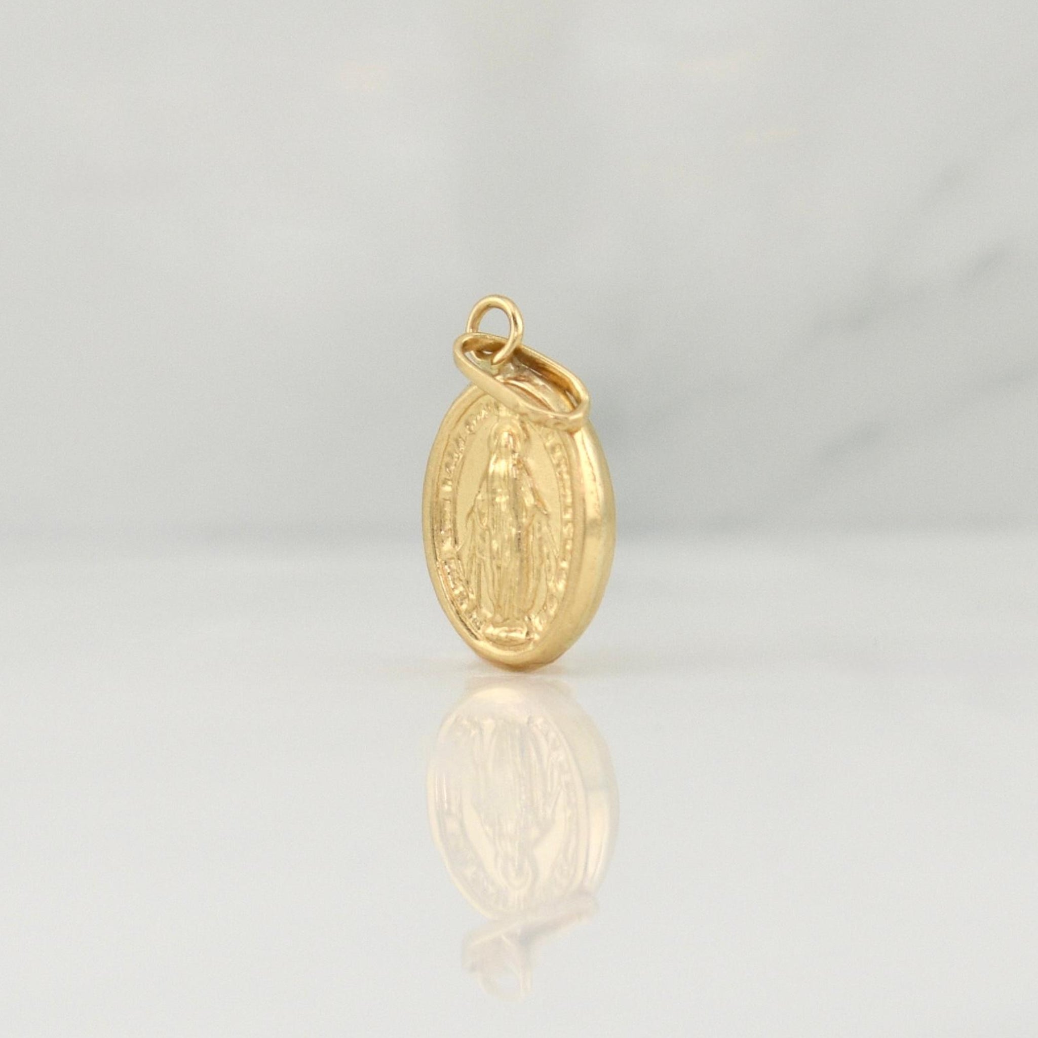 Dije Virgen Milagrosa 0.4 g / 3/4 in Oro Amarillo 18K