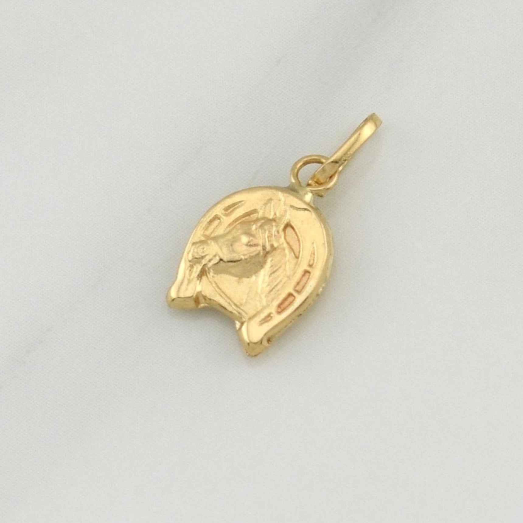 Dije Herradura Caballo 0.4 g / 1/2 in Oro Amarillo 18K
