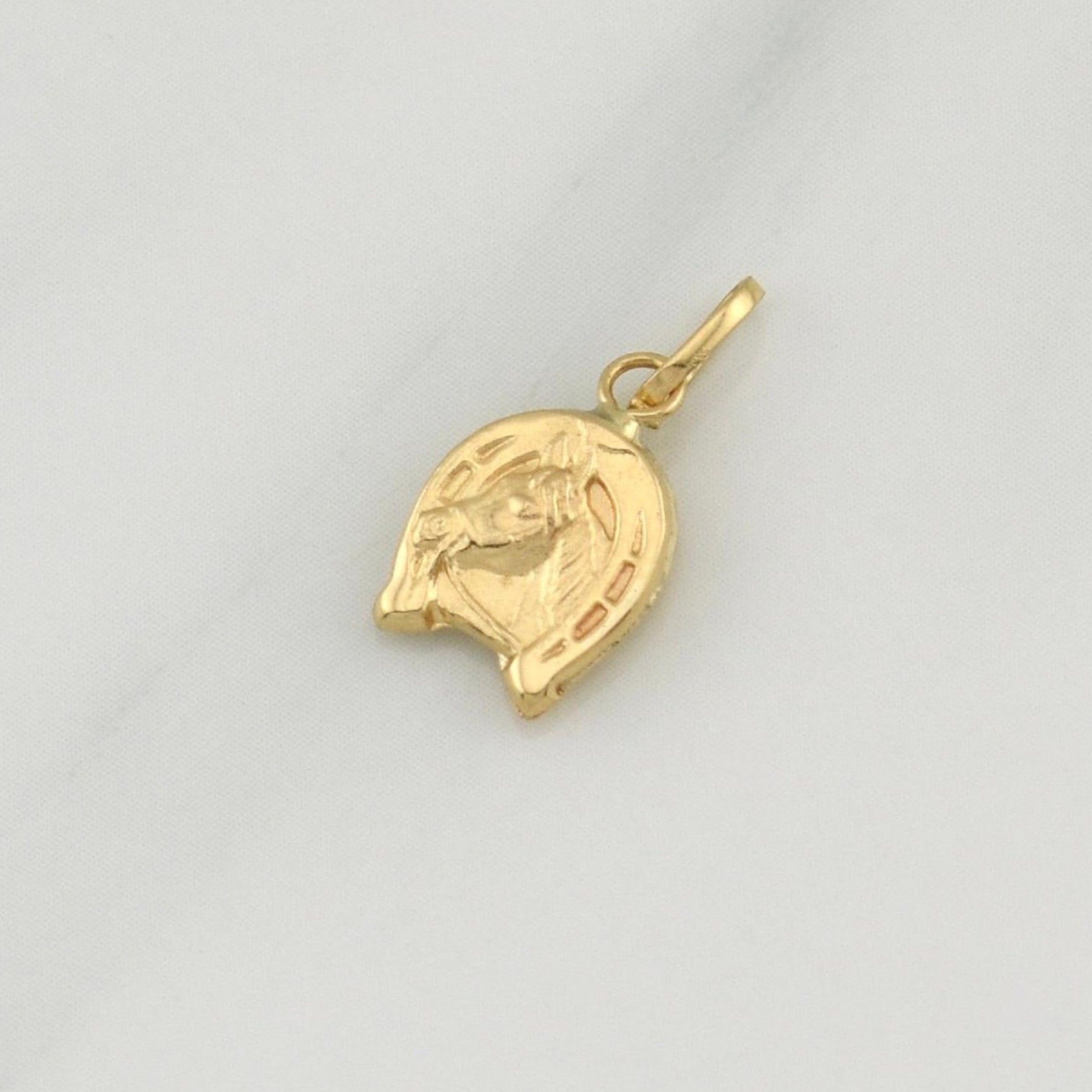 Dije Herradura Caballo 0.45 g / 1/2 in Oro Amarillo 18K