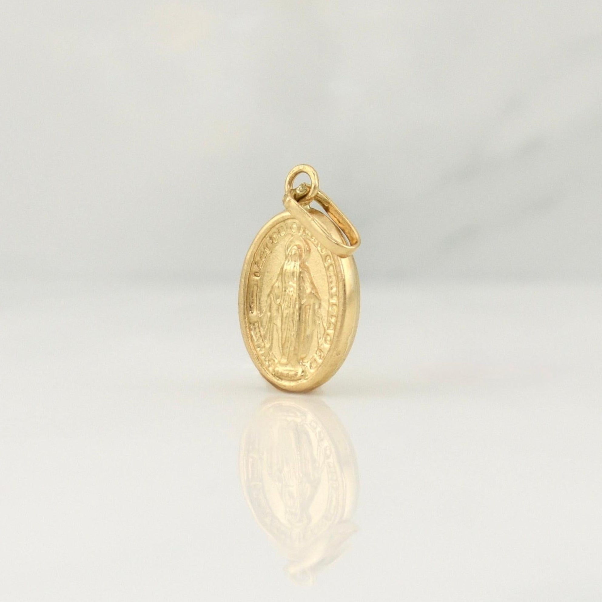 Dije Virgen Milagrosa 0.55 g / 3/4 in Oro Amarillo 18K