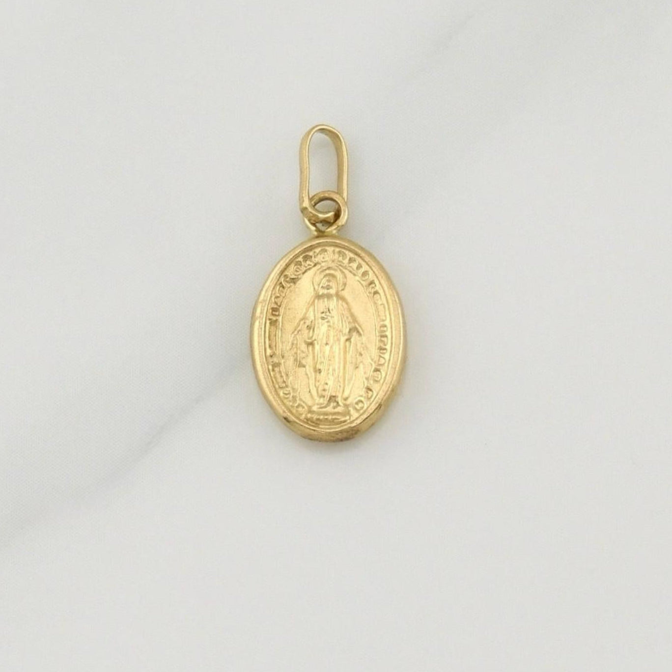 Dije Virgen Milagrosa 0.55 g / 3/4 in Oro Amarillo 18K