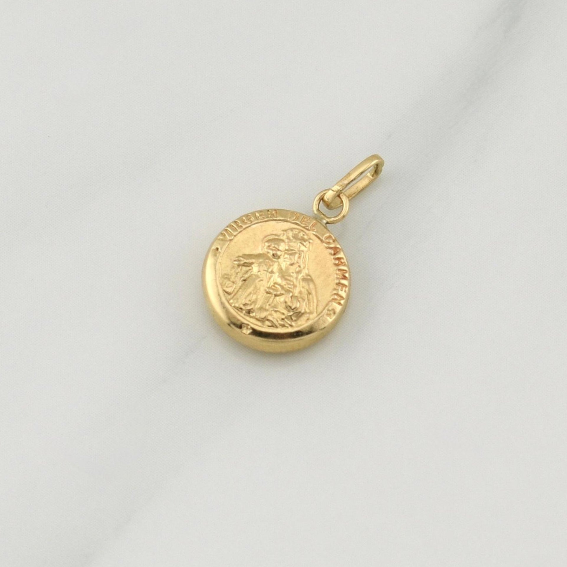 Dije Virgen Del Carmen 0.7 g / 3/4 in Oro Amarillo 18K