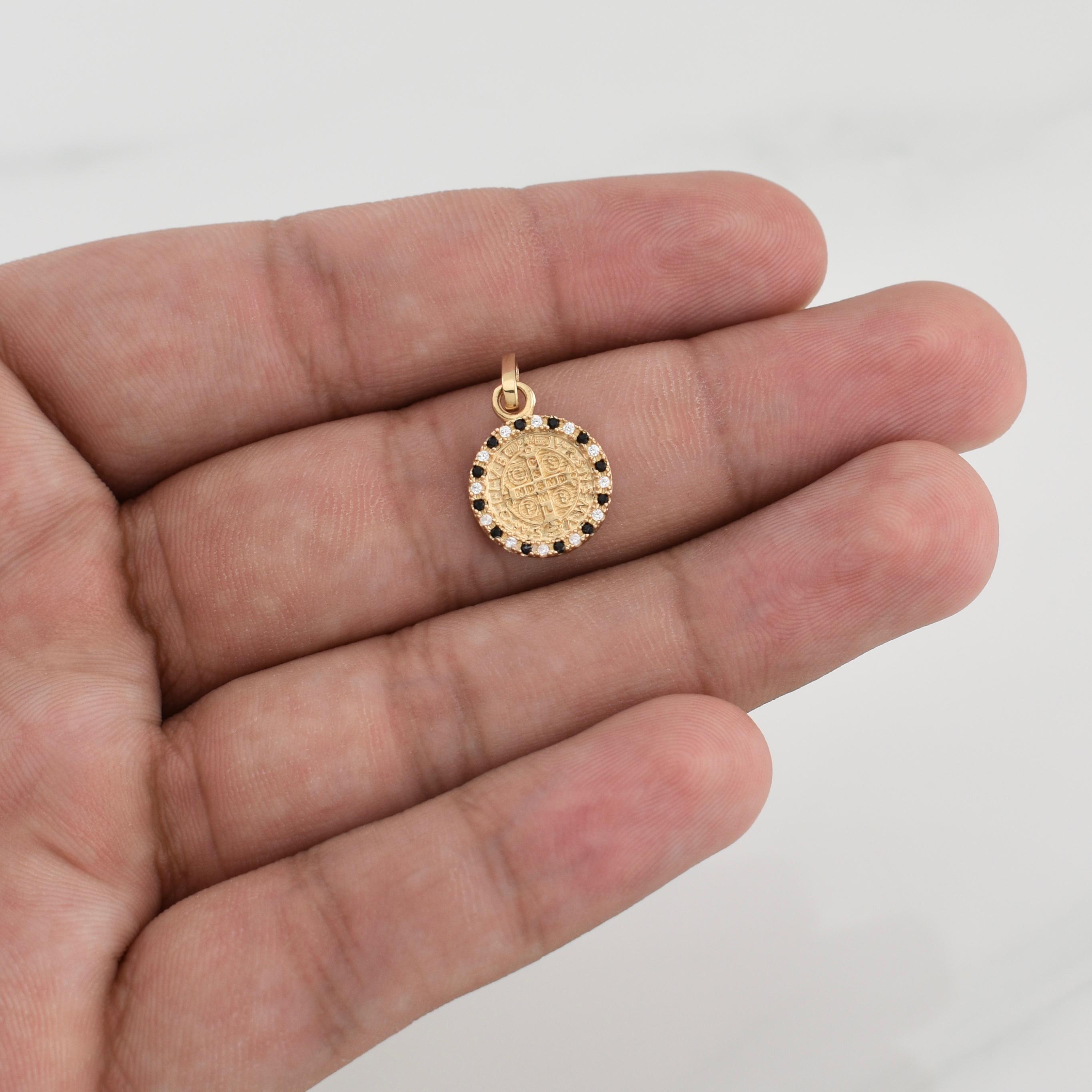 Dije San Benito 1.95 g / 3/4 in Oro Amarillo 18K