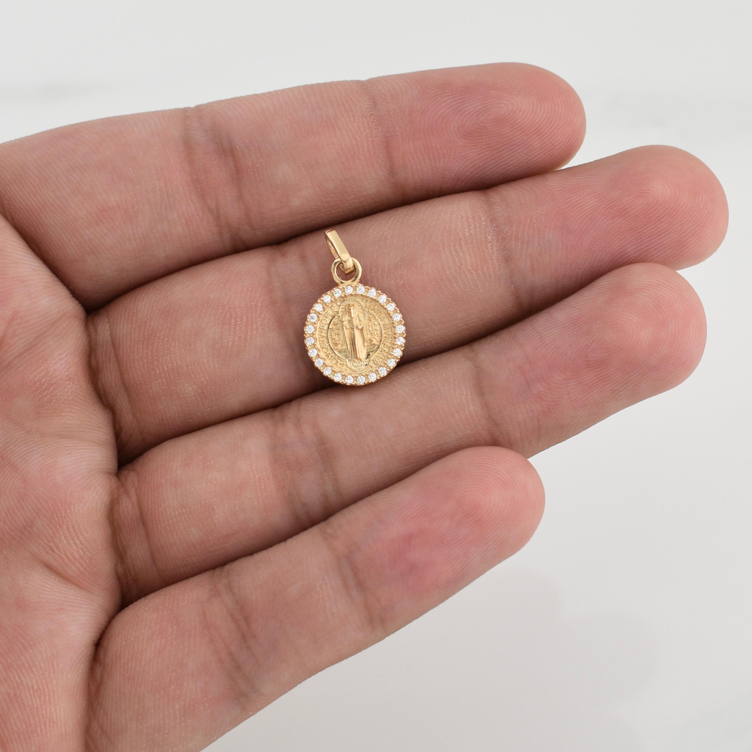 Dije San Benito 1.95 g / 3/4 in Oro Amarillo 18K