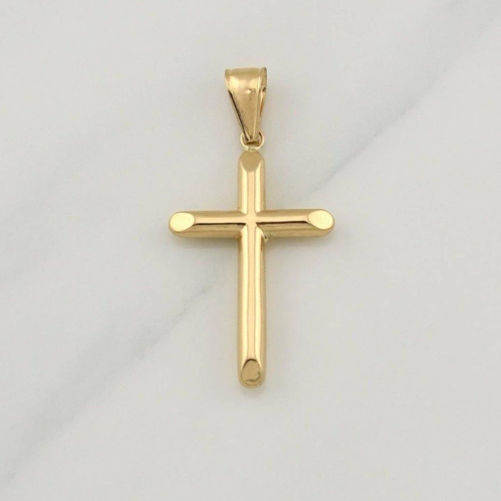 Dije Cruz 1.3 g / 1 3/4 in Oro Amarillo 18K