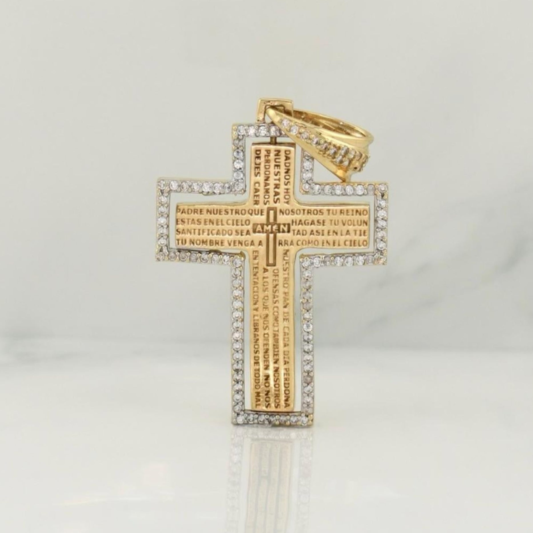 Dije Cruz Articulada 10.25 g / 1 3/4 in Oro Amarillo 18K