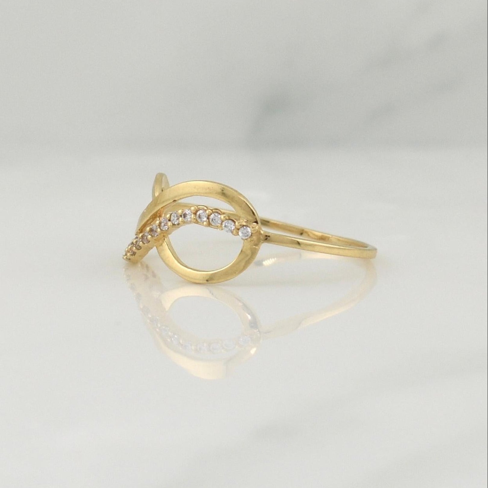 Infinity Ring 1.3 g / T6 Yellow Gold 18K