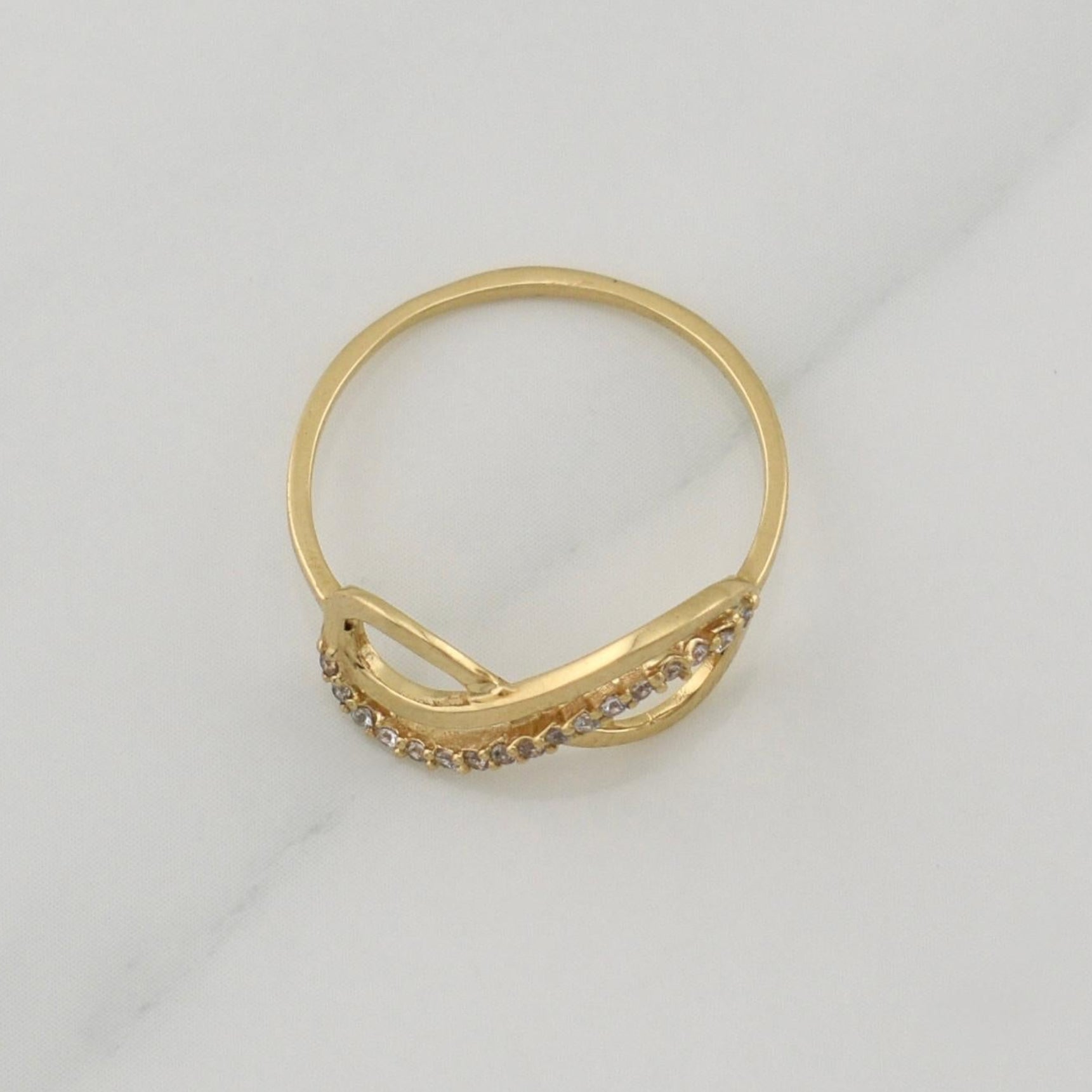 Anillo Infinito 1.3 g / T6,75 Oro Amarillo 18K