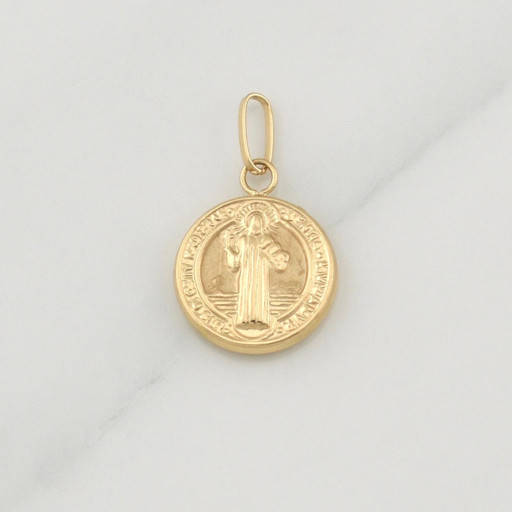 Dije San Benito 0.85 g / 3/4 in Oro Amarillo 18K