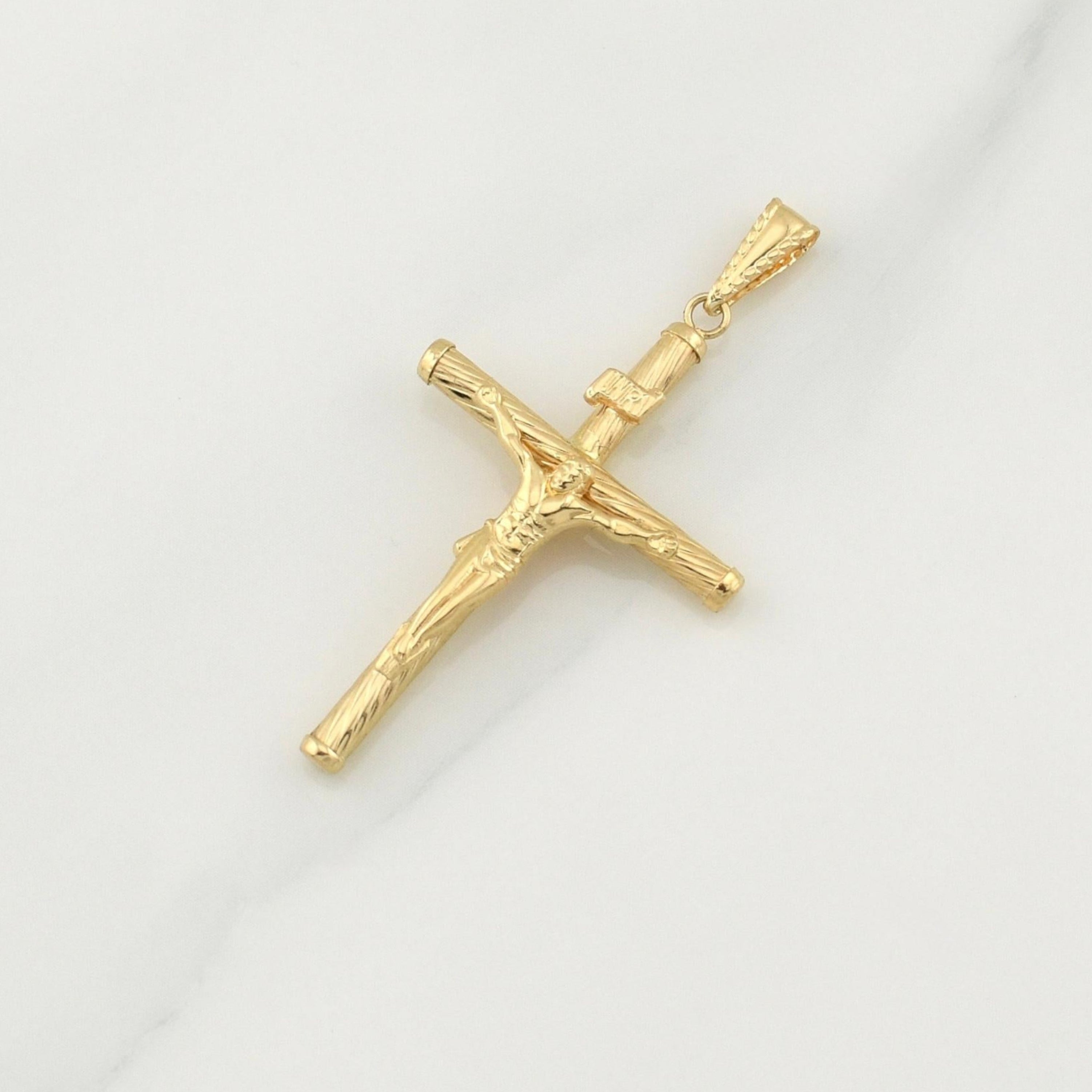 Dije Cruz Cristo 1.65 g / 2 in Oro Amarillo 18K
