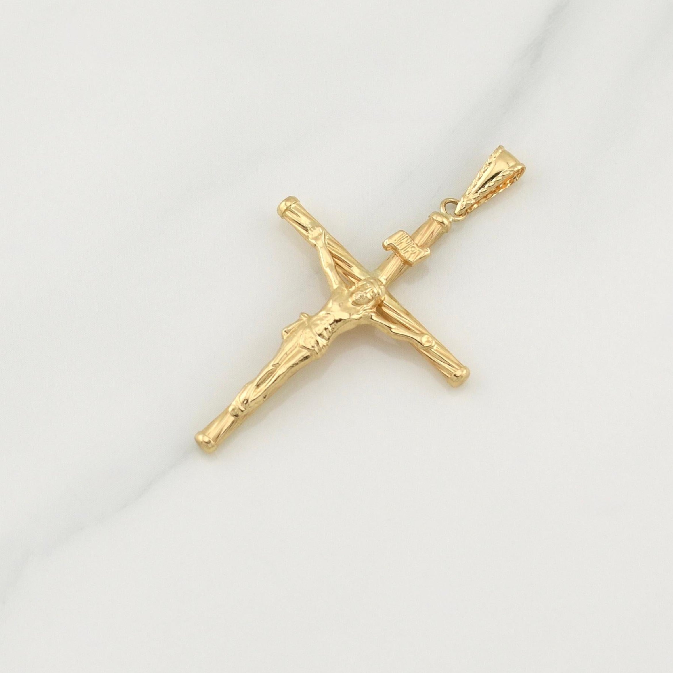 Dije Cruz Cristo 1.7 g / 1 3/4 in Oro Amarillo 18K