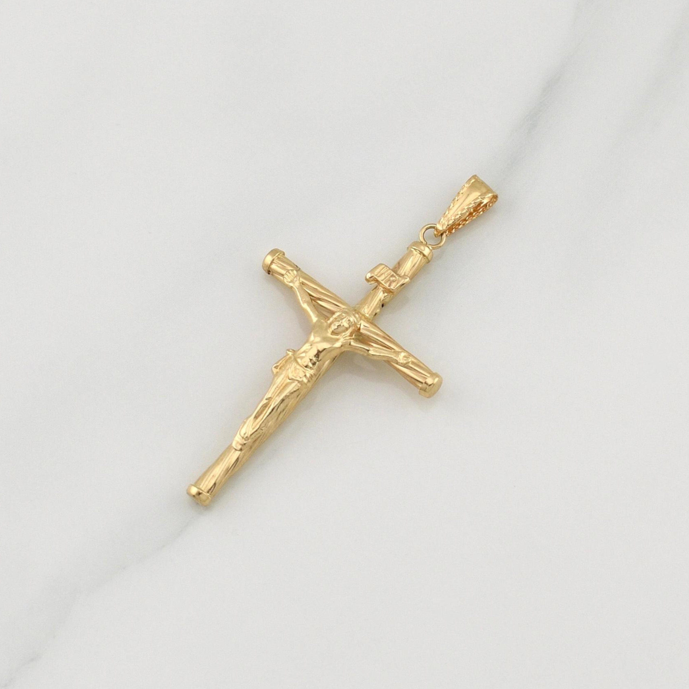 Dije Cruz Cristo 1.7 g / 2 in Oro Amarillo 18K