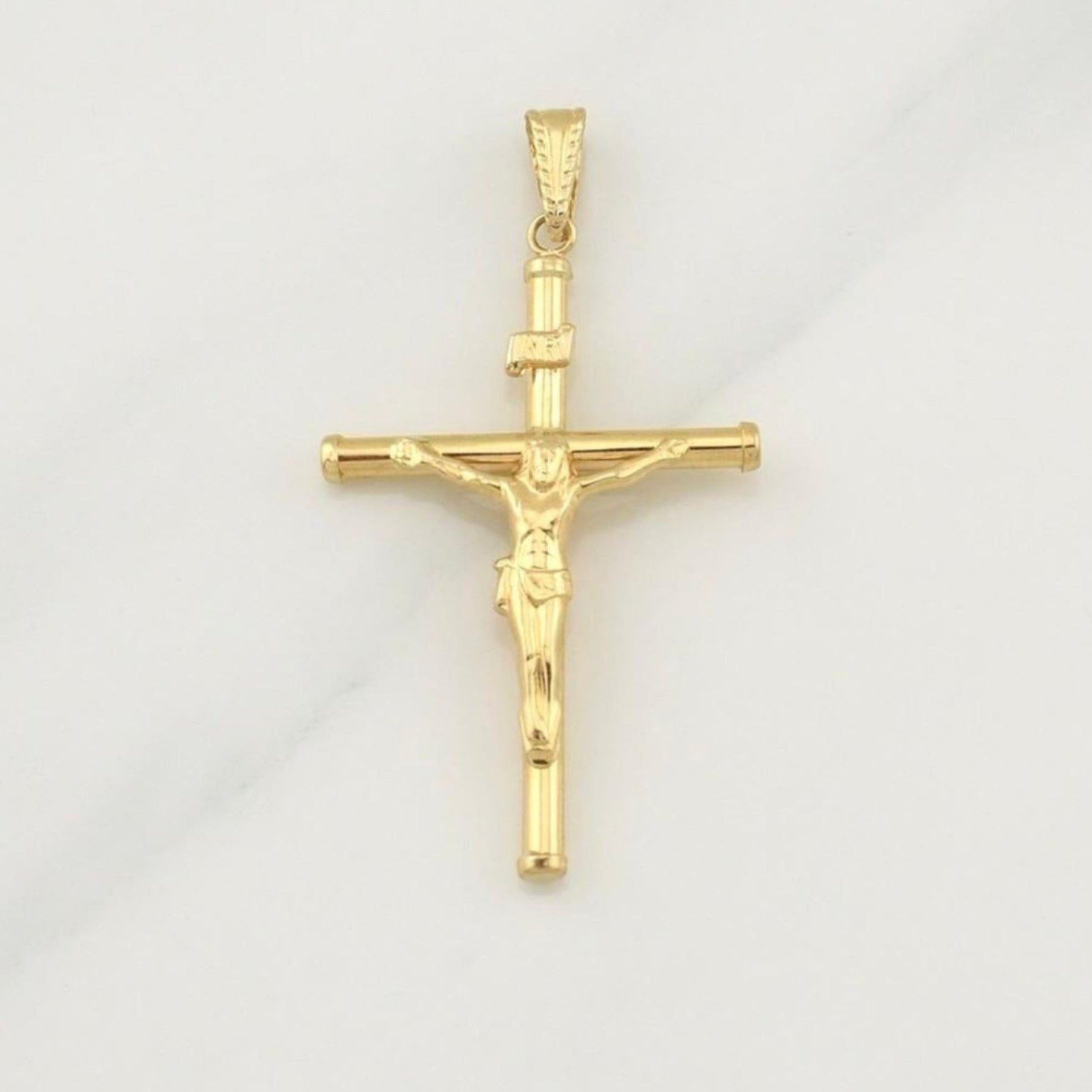 Dije Cruz Cristo 2.25 g / 2 in Oro Amarillo 18K