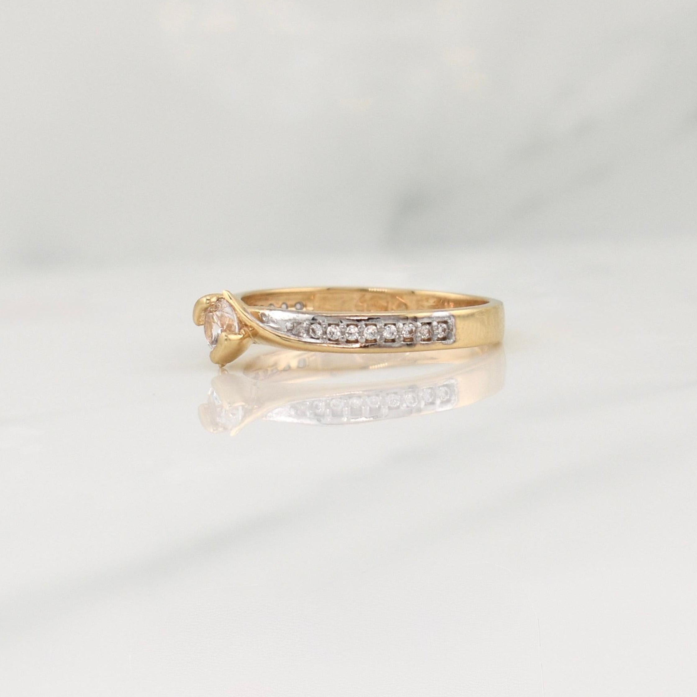 Anillo Solitario 2.75 g / T6,75 Oro Amarillo 18K