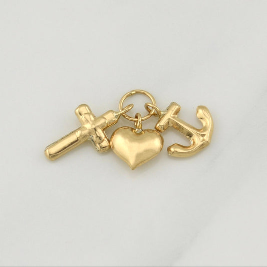 Dije Tres Gracias 0.9 g / 3/4 in Oro Amarillo 18K