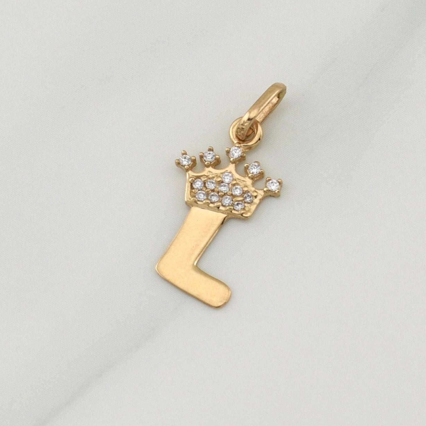 Dije Letra L Corona 0.7 g / 3/4 in Oro Amarillo 18K