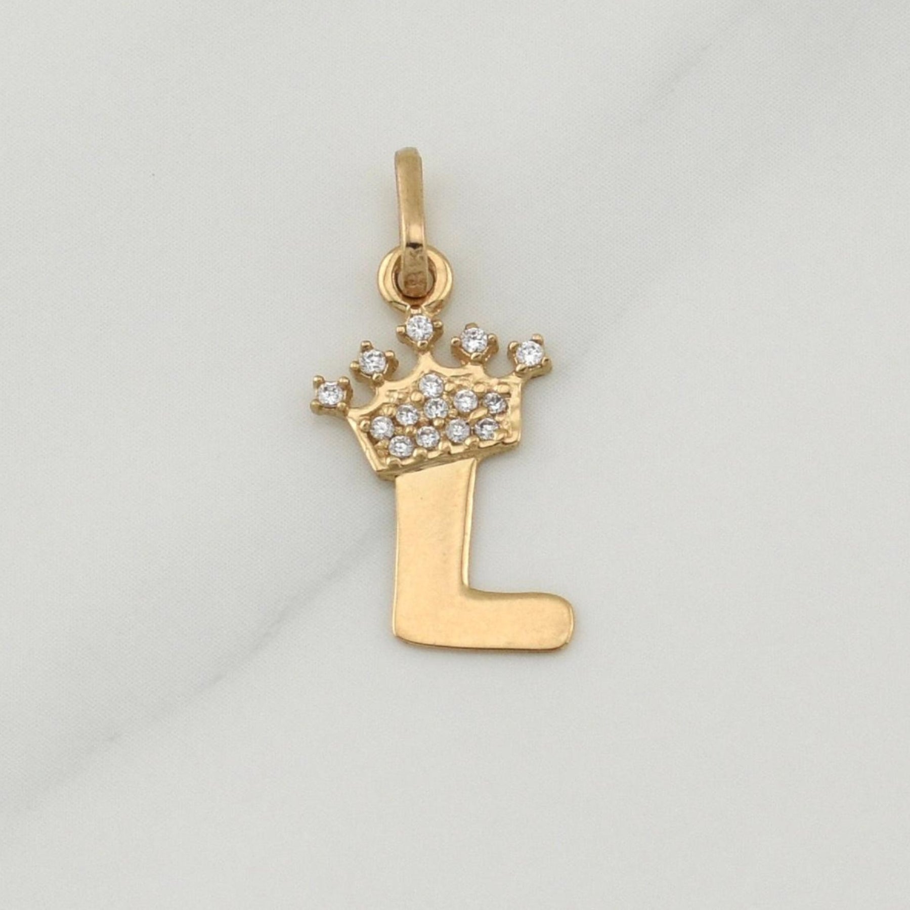 Dije Letra L Corona 0.7 g / 3/4 in Oro Amarillo 18K