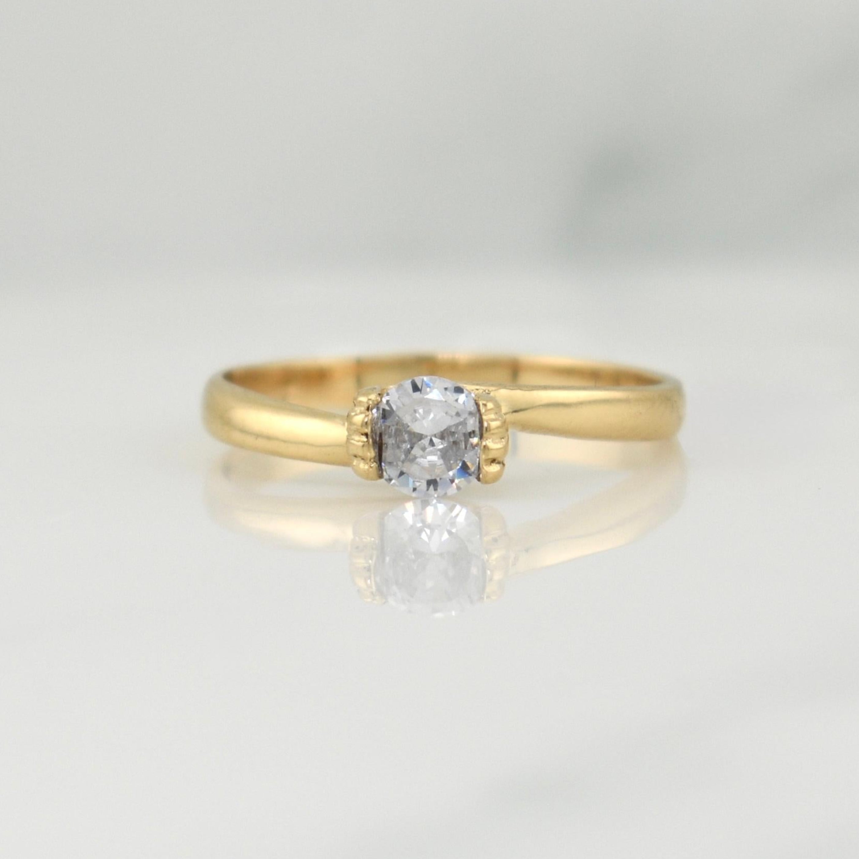 Anillo Solitario Abrazo 1.65 g / T5,75 Oro Amarillo 18K