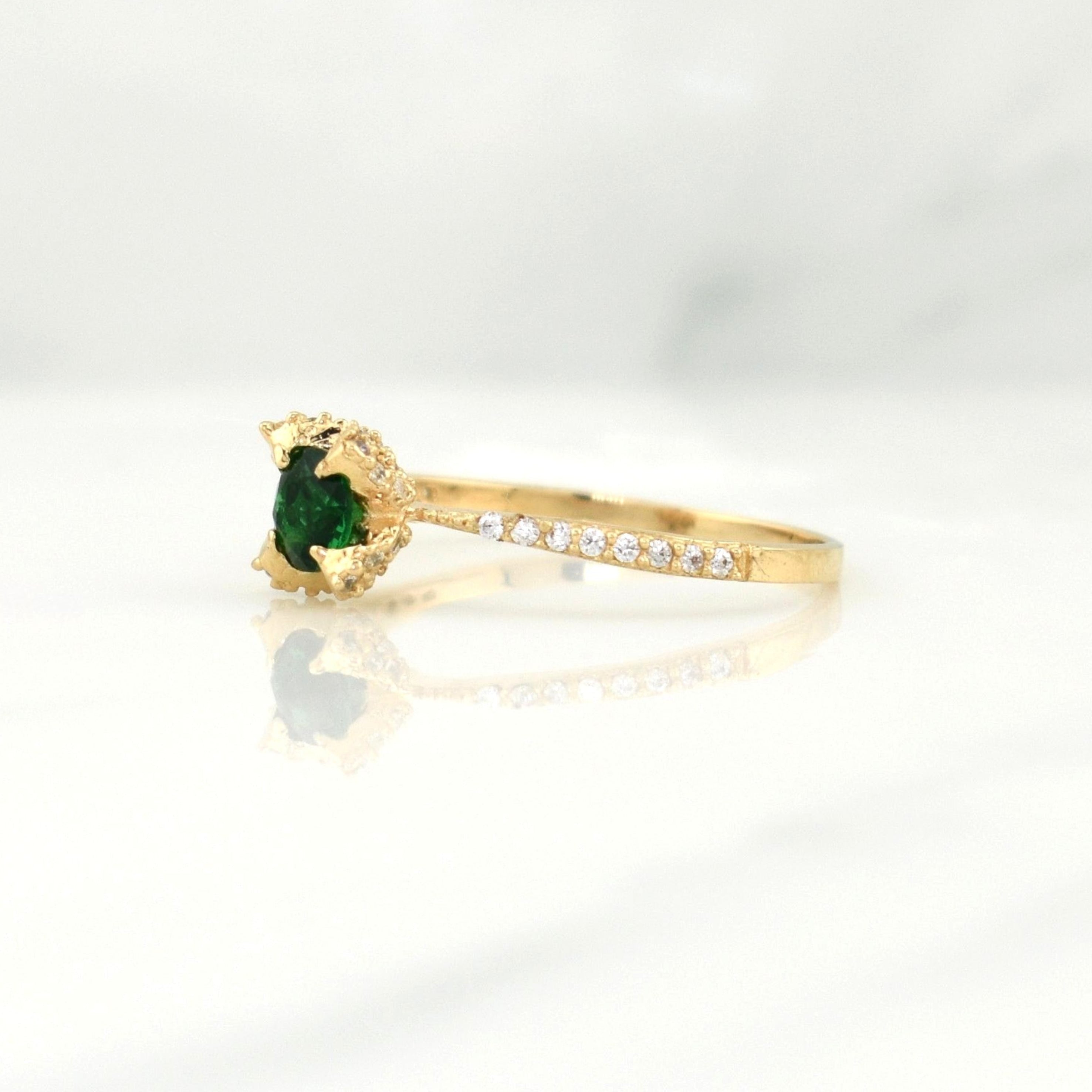 Solitaire Churumbela Ring 1.5 g / T6.5 Yellow Gold 18K
