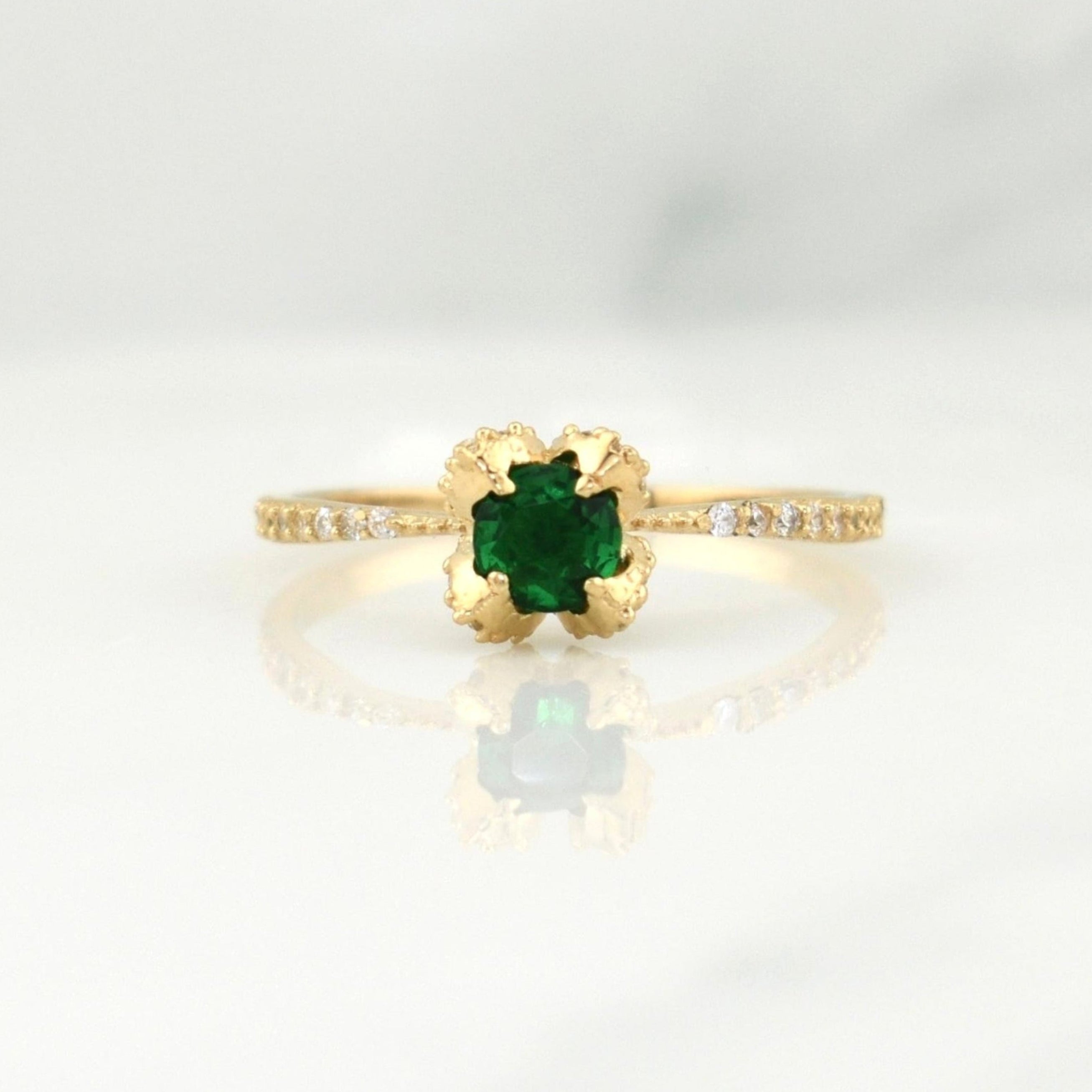 Solitaire Churumbela Ring 1.5 g / T6.5 Yellow Gold 18K