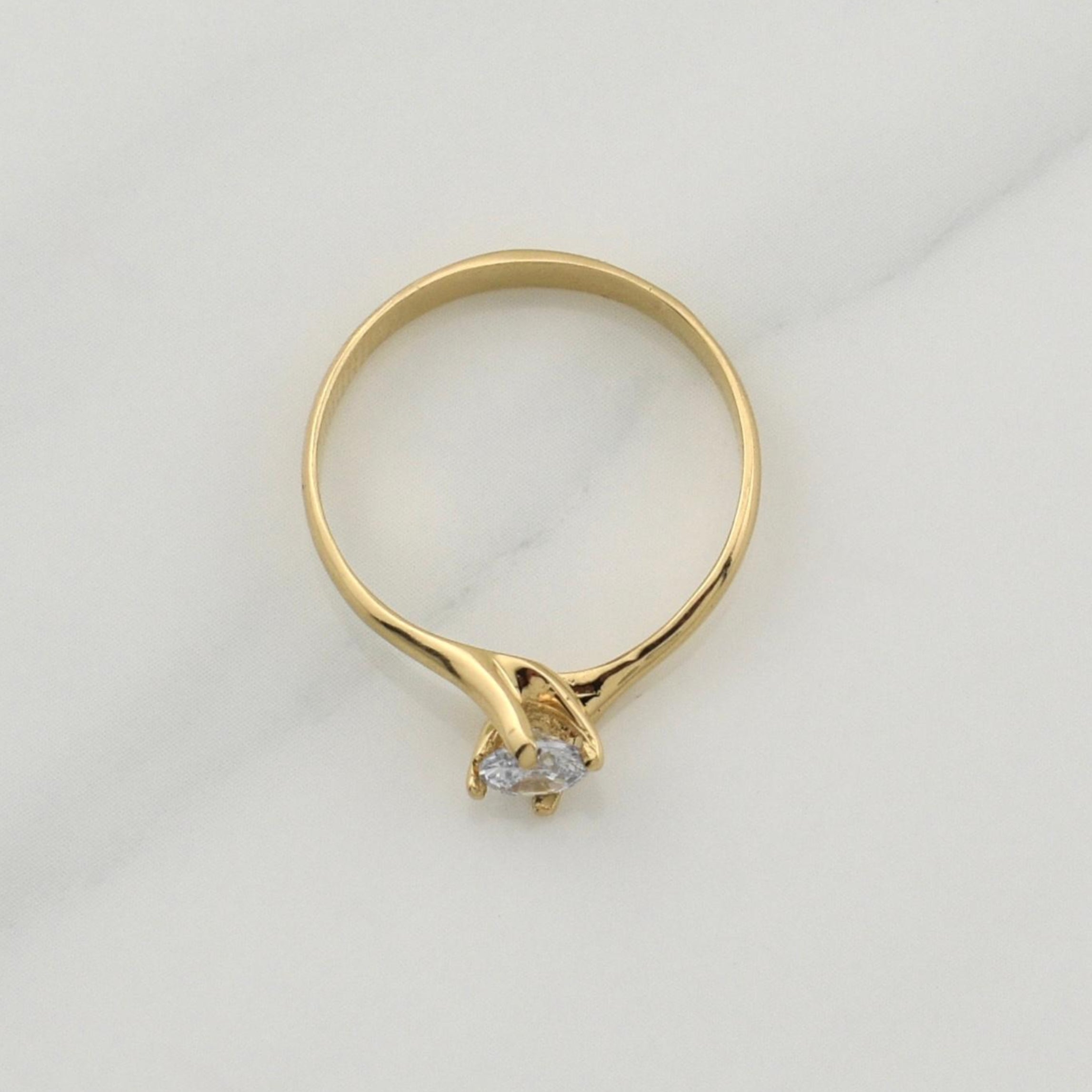 Solitaire Ring 2.2 g / T6.75 Yellow Gold 18K