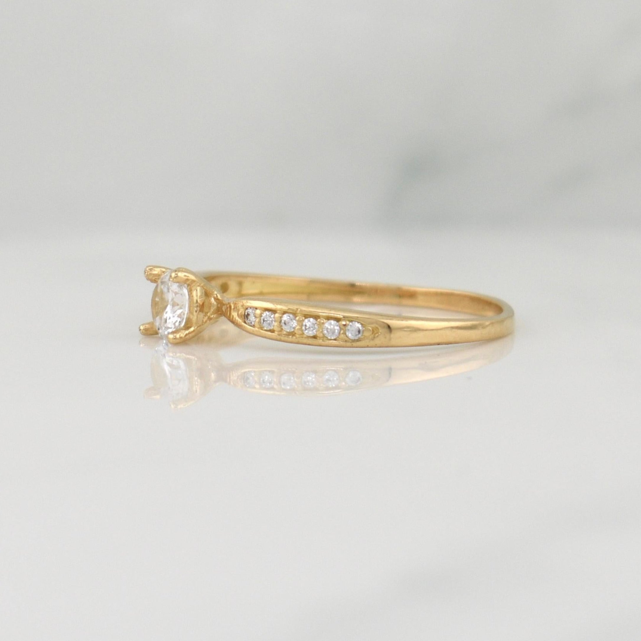 Solitaire Churumbela Ring 1.5 g / T6.5 Yellow Gold 18K