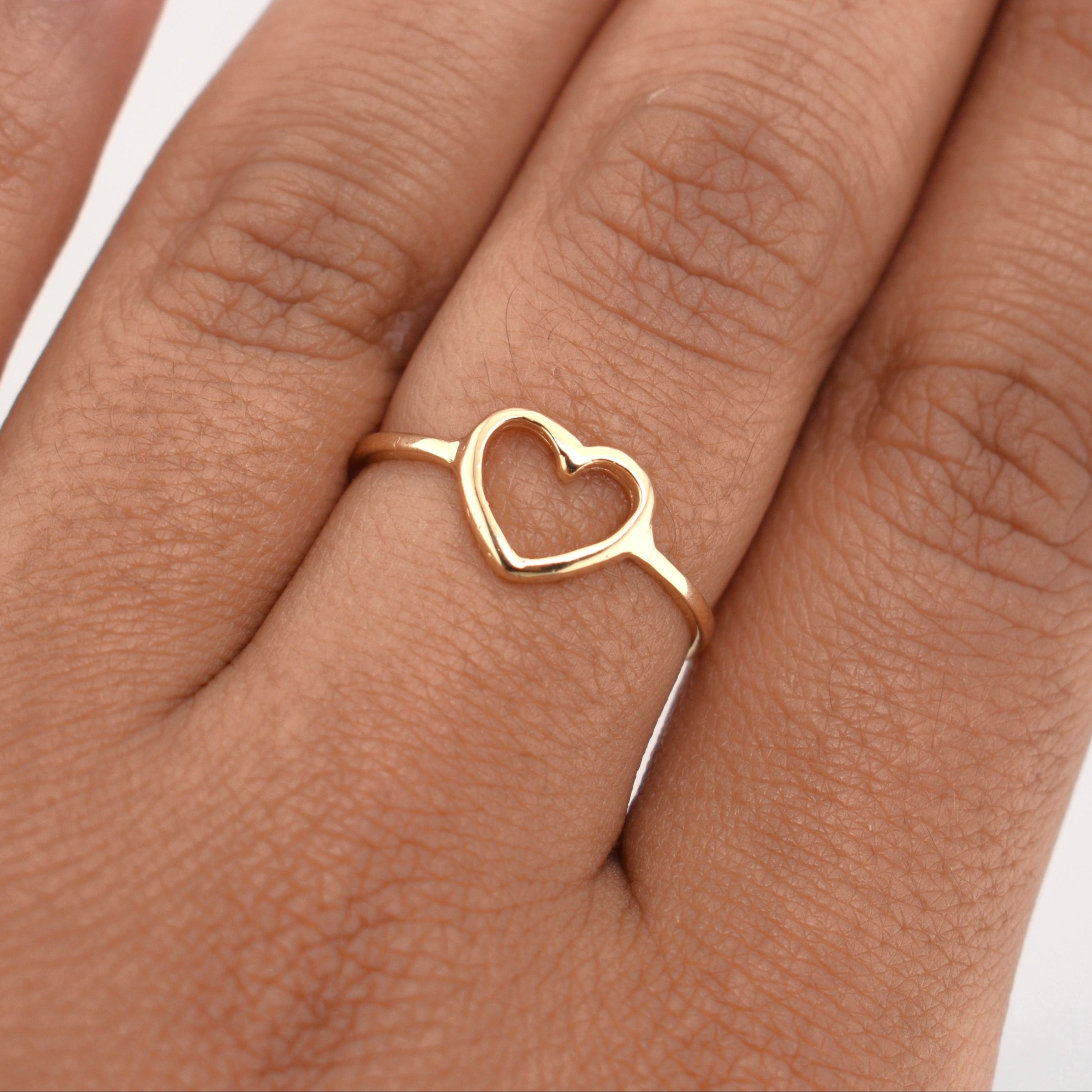 Anillo Silueta Corazon 1.3 g / T7,75 Oro Amarillo 18K