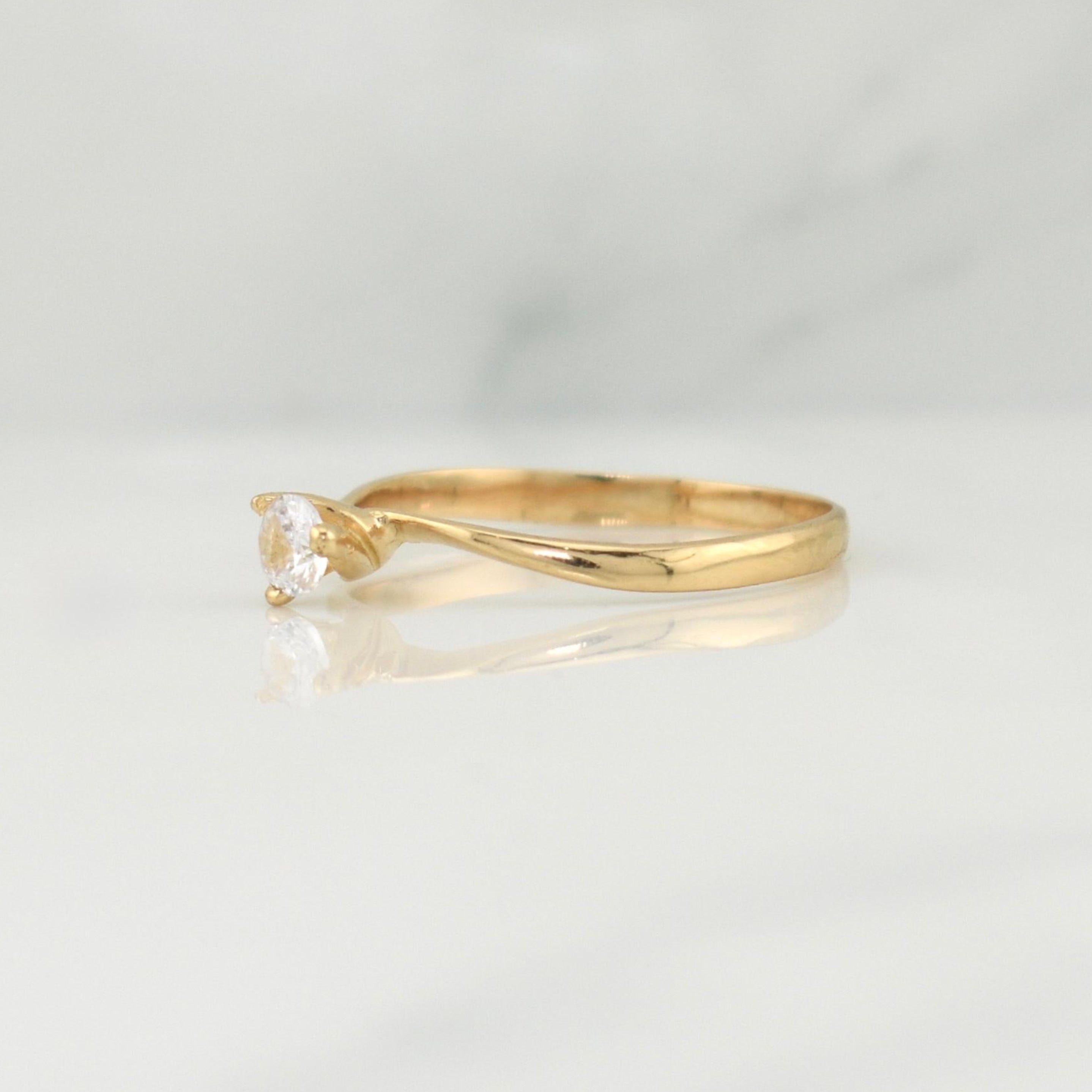 Anillo Solitario 1.15 g / T5,75 Oro Amarillo 18K