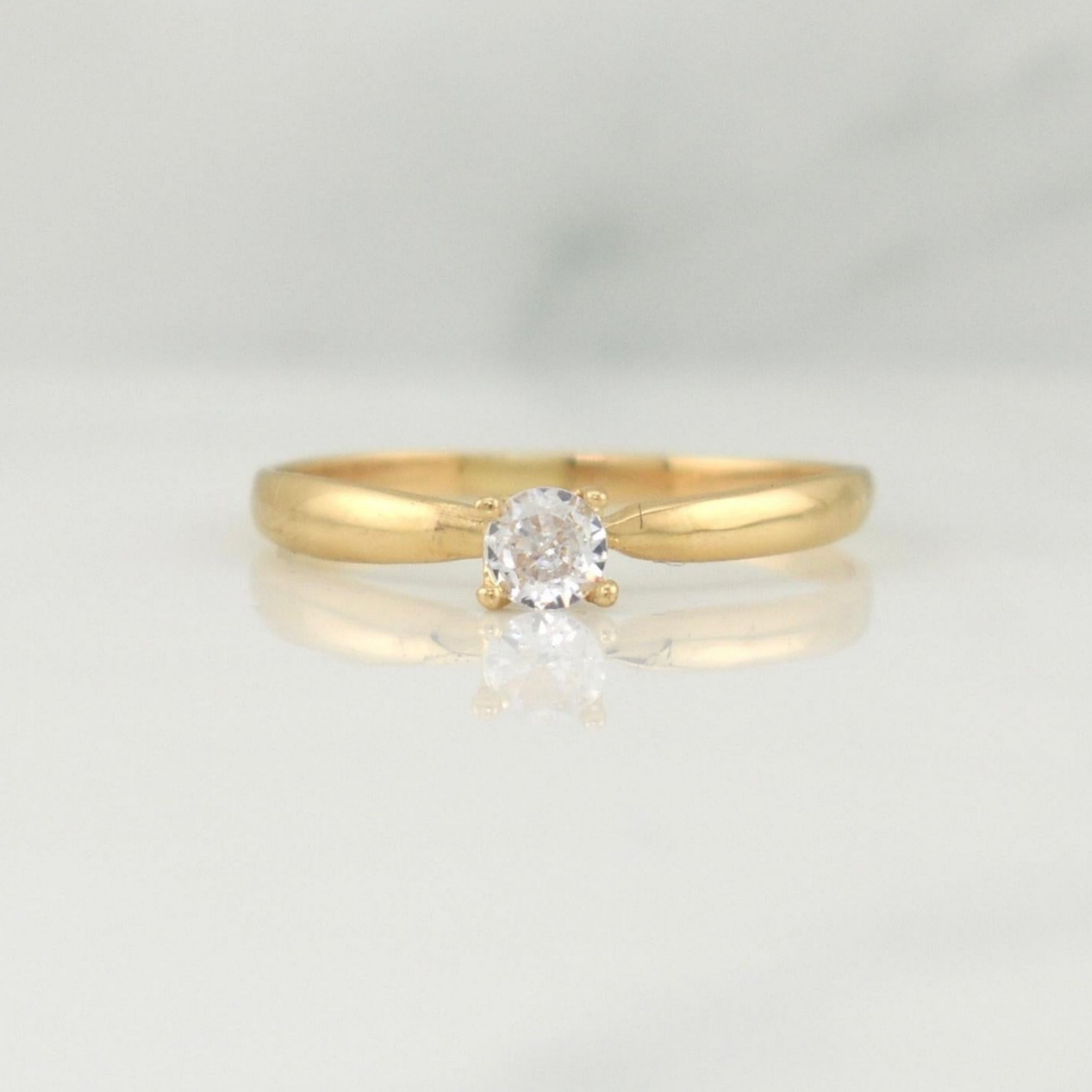 Anillo Solitario 1.1 g / T5,75 Oro Amarillo 18K