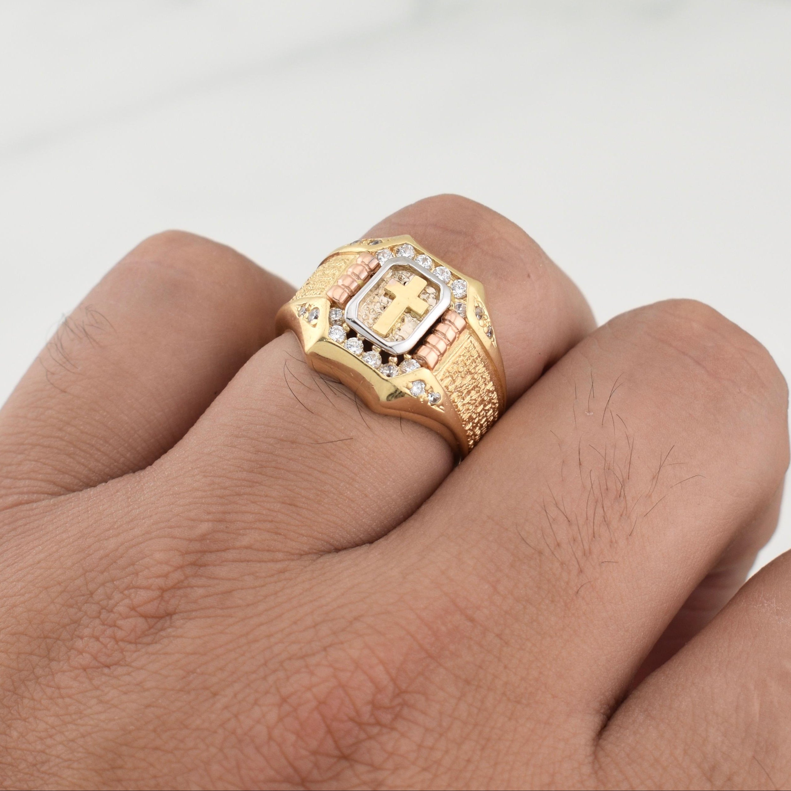 Anillo Cruz Padre Nuestro 8.35 g / T9,25 Tres Oros 18K