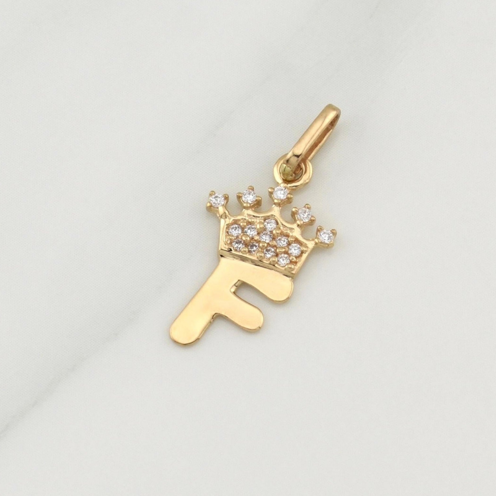 Dije Letra F Corona 0.75 g / 3/4 in Oro Amarillo 18K