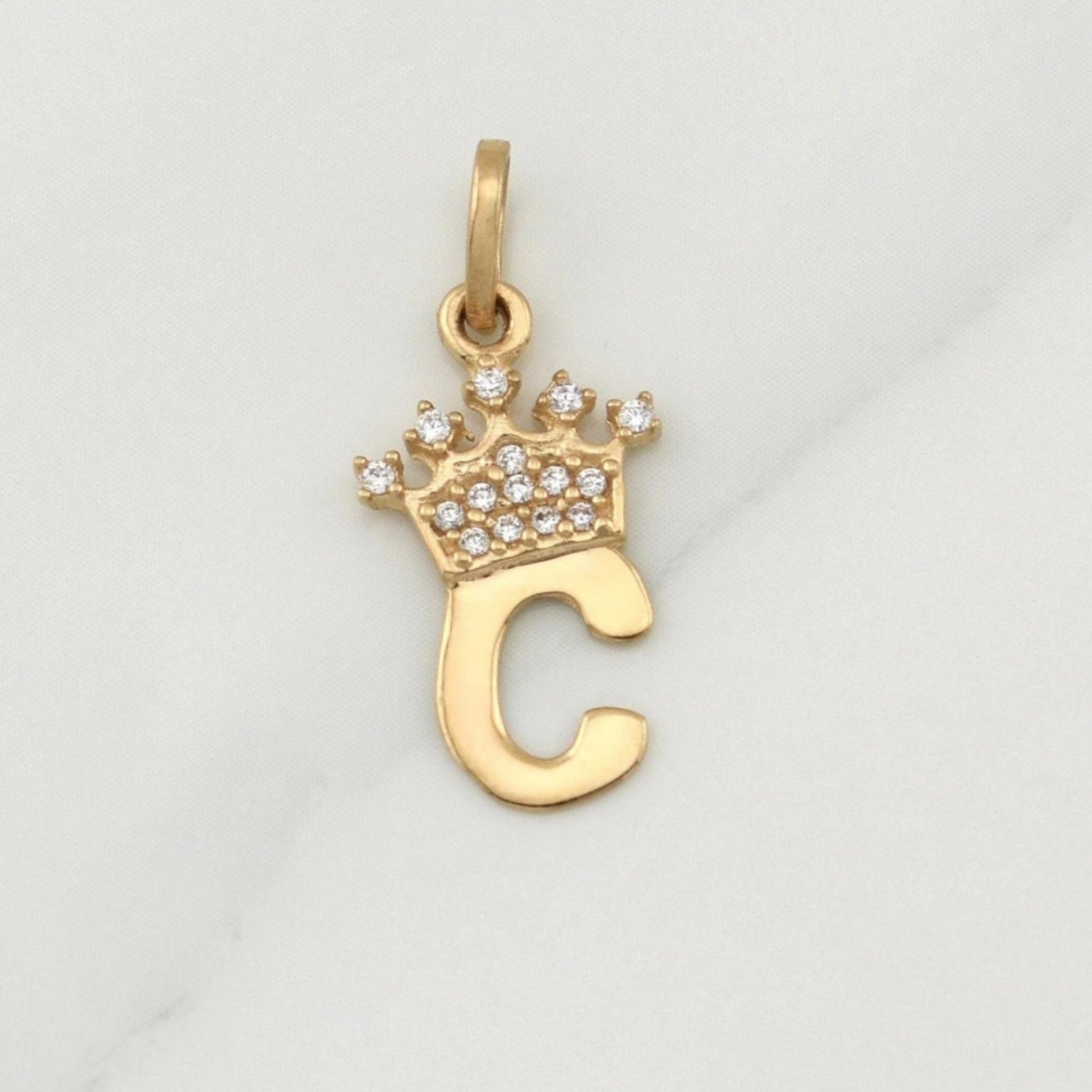 Dije Letra C Corona 0.75 g / 3/4 in Oro Amarillo 18K