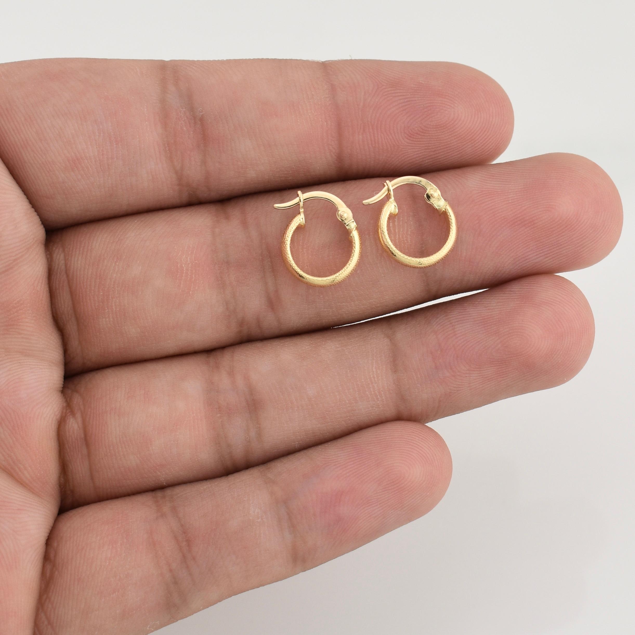 Candongas Punteadas 0.95 g / 1/2 in Oro Amarillo 18K