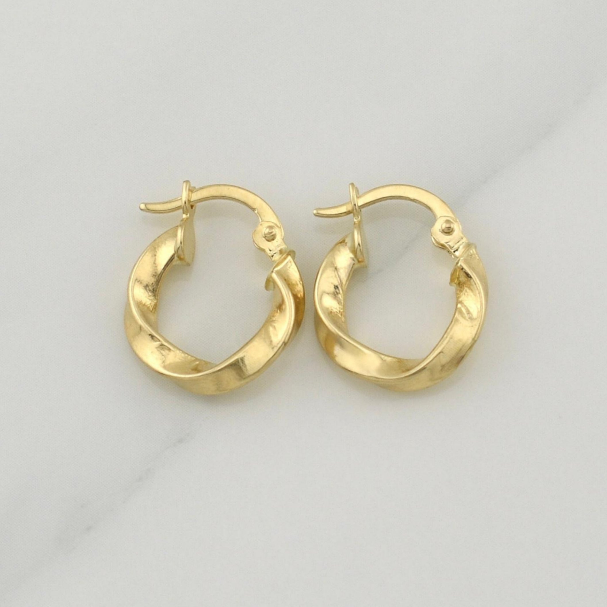 Candongas Kari 1.3 g / 1/2 in Oro Amarillo 18K
