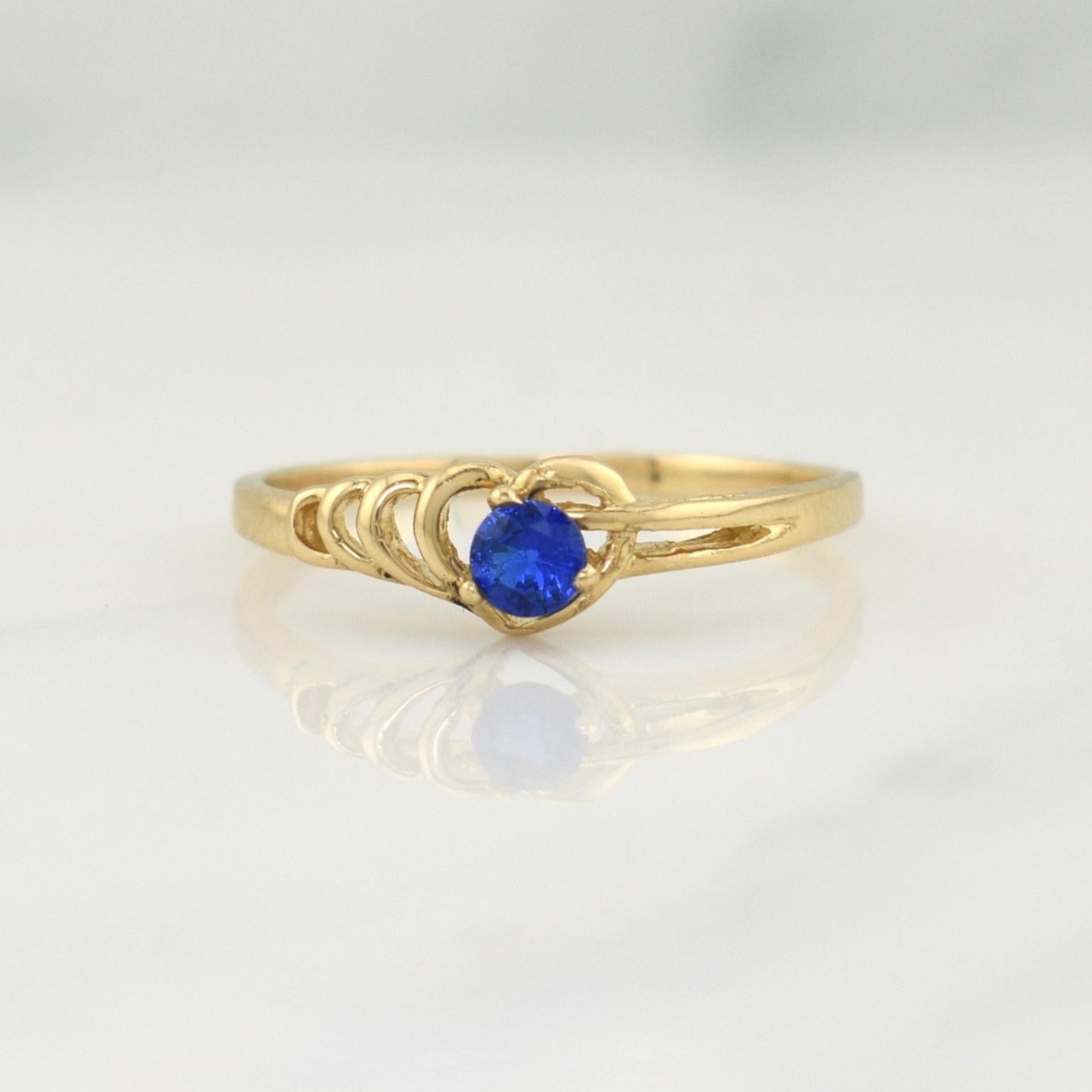 Anillo Corazon 1.75 g / T7,5 Oro Amarillo 18K