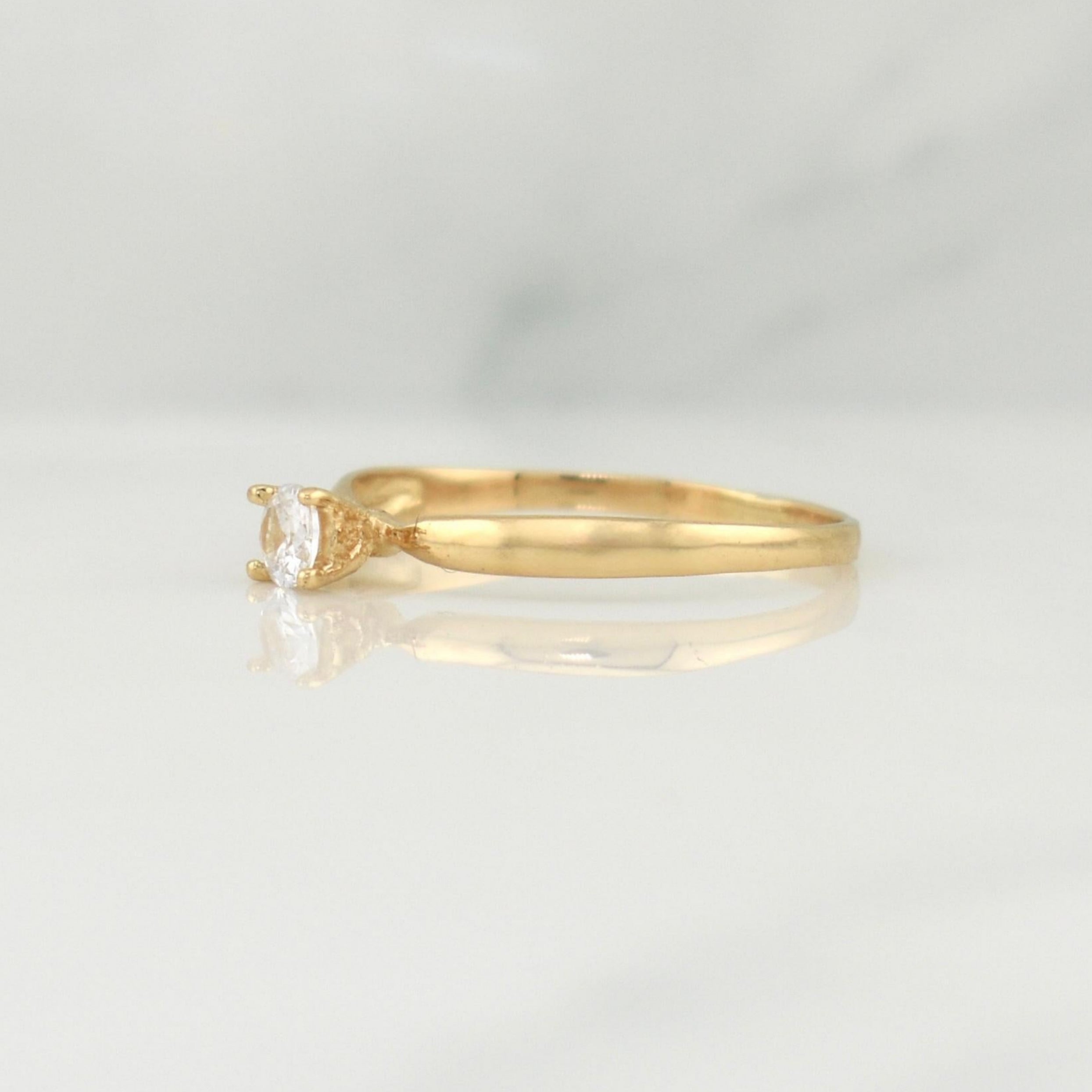 Anillo Solitario 1.1 g / T5,75 Oro Amarillo 18K