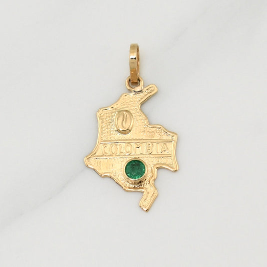 Pendant Map of Colombia Emerald 0.12pts 0.9g / 1 in 18K Yellow Gold