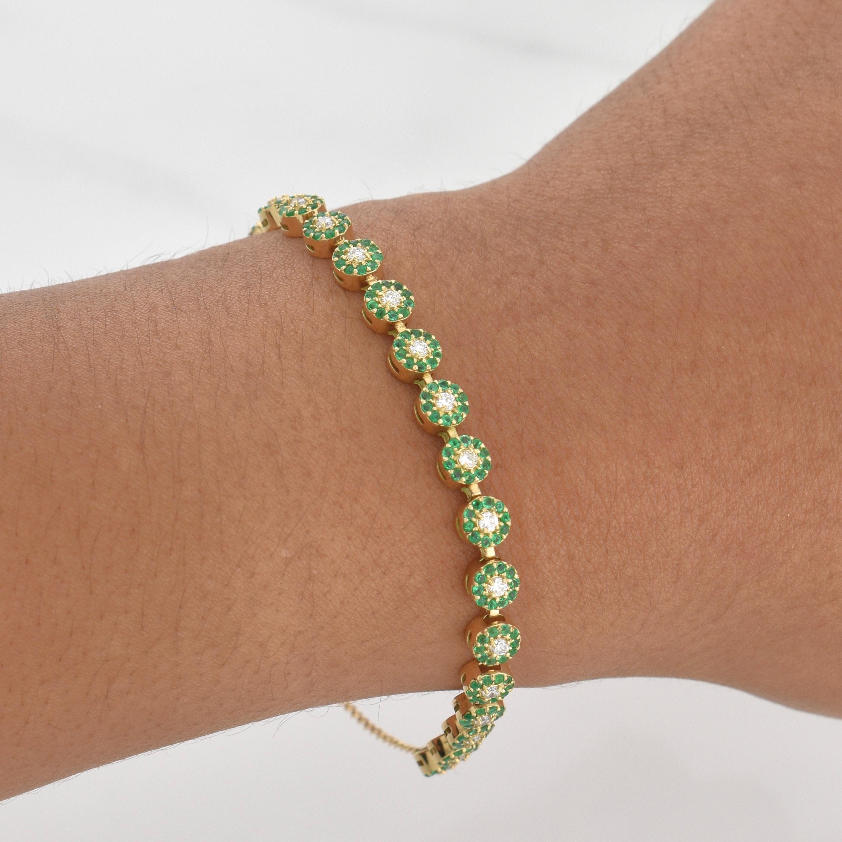 Bracelet Halos Emeralds 1.21 carats Diamonds 0.51 points 5.6g / 7 1/2 in / 5.1mm Yellow Gold 18K