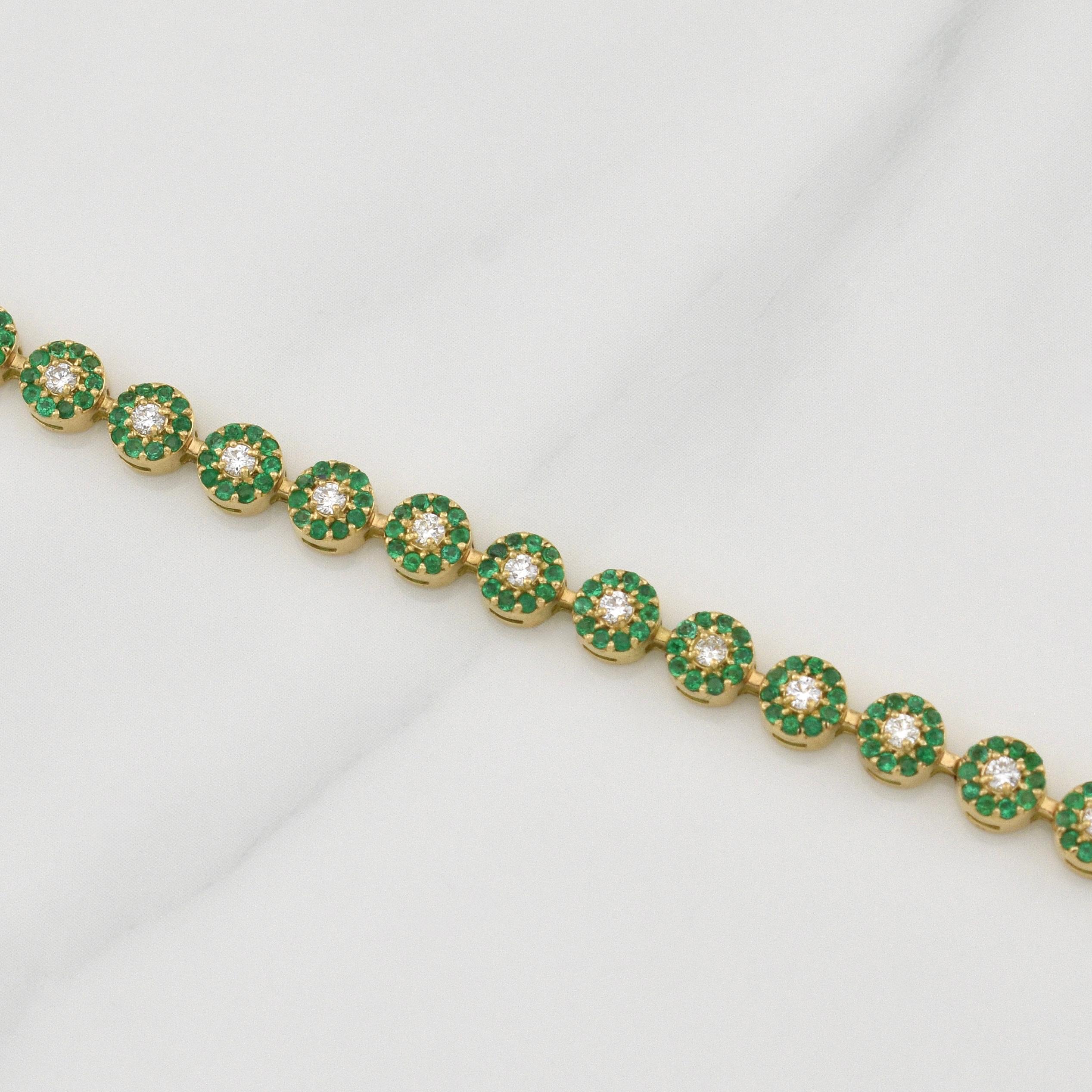 Bracelet Halos Emeralds 1.21 carats Diamonds 0.51 points 5.6g / 7 1/2 in / 5.1mm Yellow Gold 18K