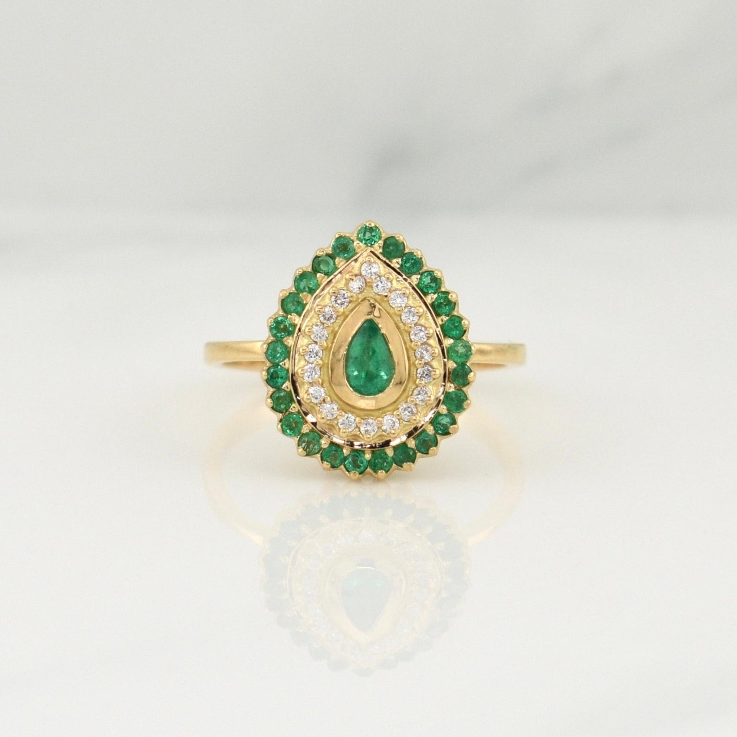 Halo Drop Ring Emeralds 0.4pts Diamonds 0.1pts 4.8g / T6.75 Yellow Gold 18K