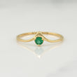 Centered Arrow Emerald Ring 0.06pts 0.9g / T5.75 18K Yellow Gold