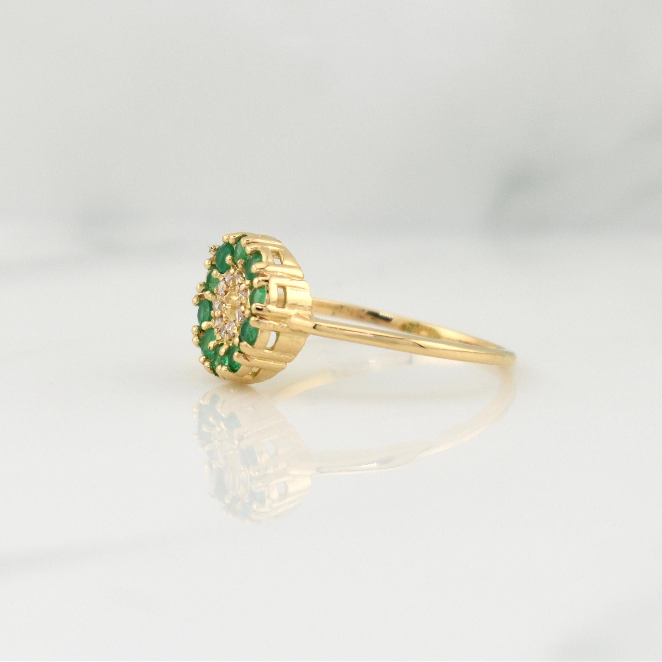 Anillo Circular Esmeraldas 0.31pts Diamantes 0.08pts 2.25g / T6.75 Oro Amarillo 18K