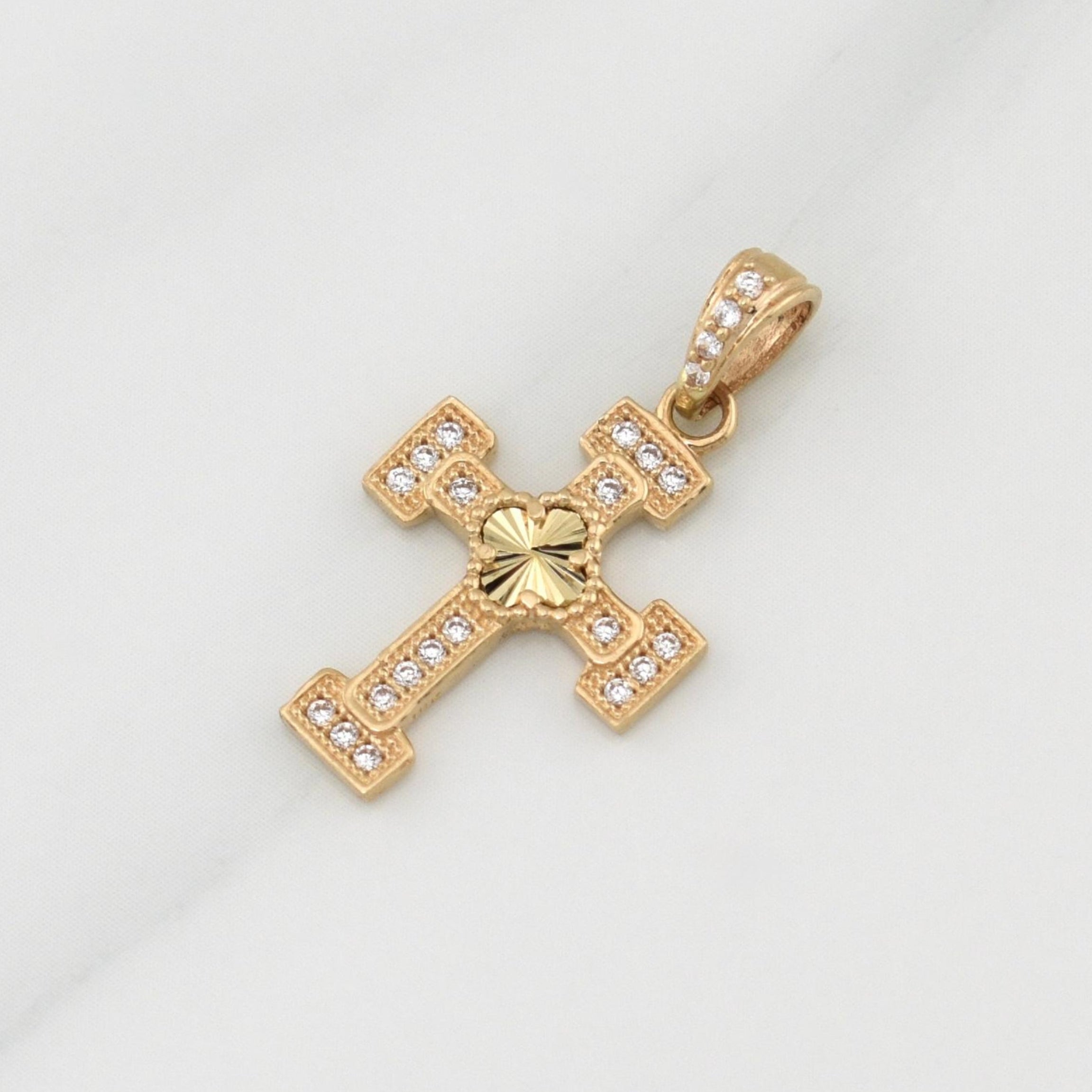 Dije Cruz Trebol 1.5g / 1 in Oro Amarillo 18K