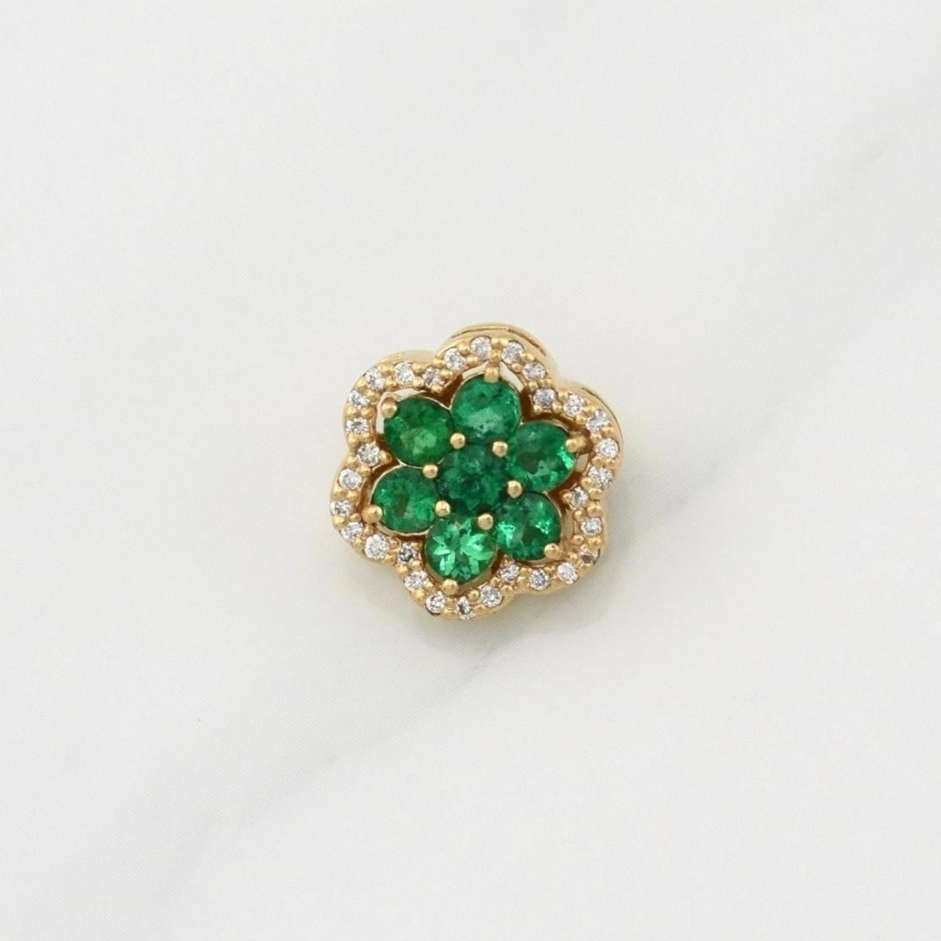 Pendant Flower Emeralds 0.71pts Diamonds 0.15pts 2.6g / 1/2 in Yellow Gold 18K