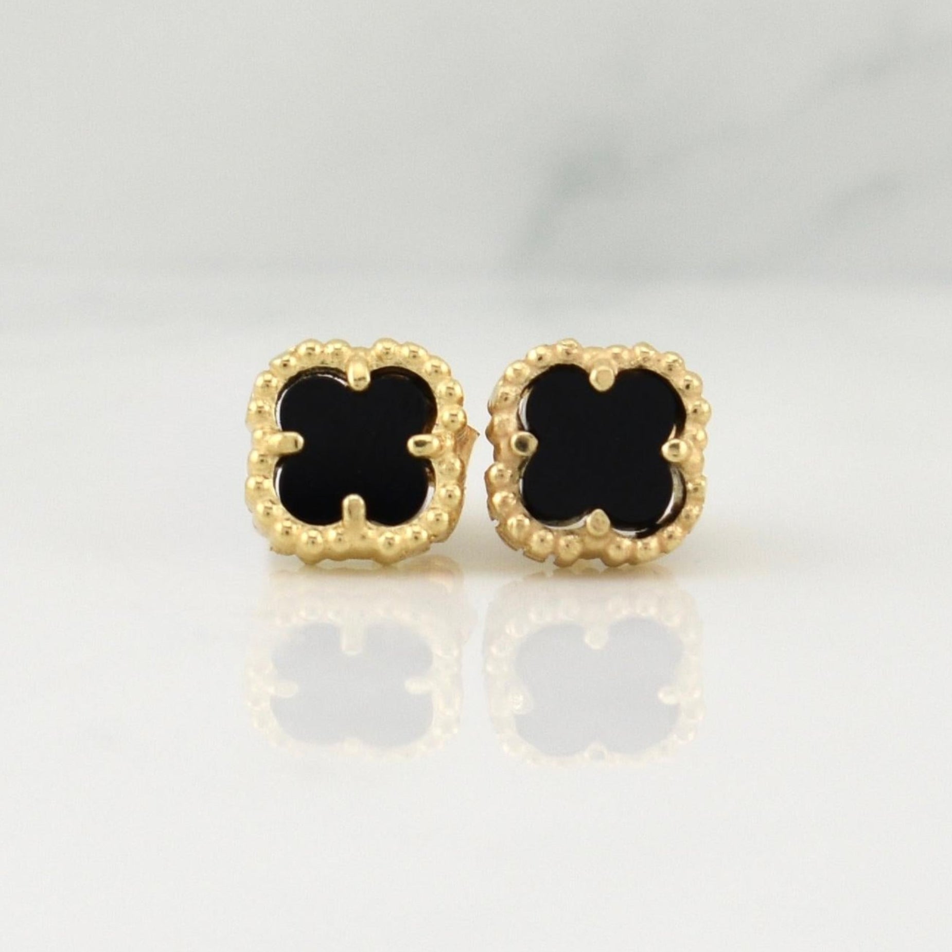 Topos Trebol 2.05g / in / 7.3mm Oro Amarillo 18K