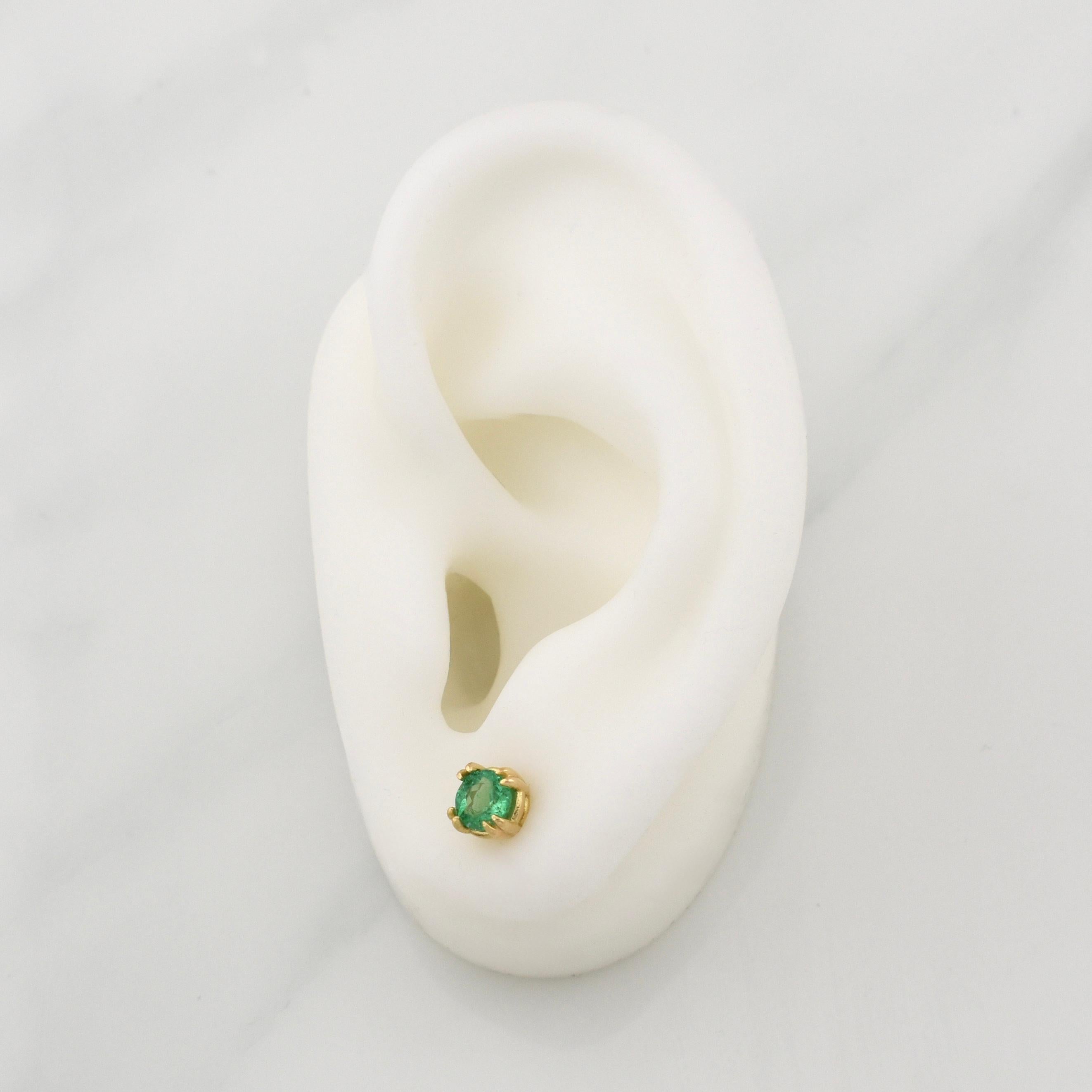 Topos Cuatro Garras Esmeralda 1.35qts 2.45g / in / 6mm Oro Amarillo 18K