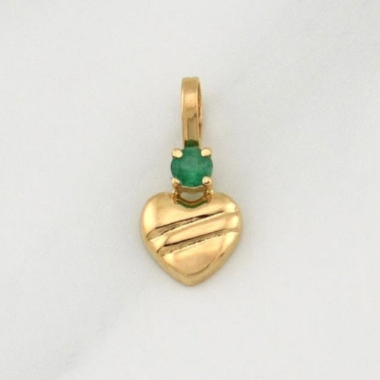Dije Corazon Rayado Esmeralda 0.06pts 0.3g / 1/2 in Oro Amarillo 18K
