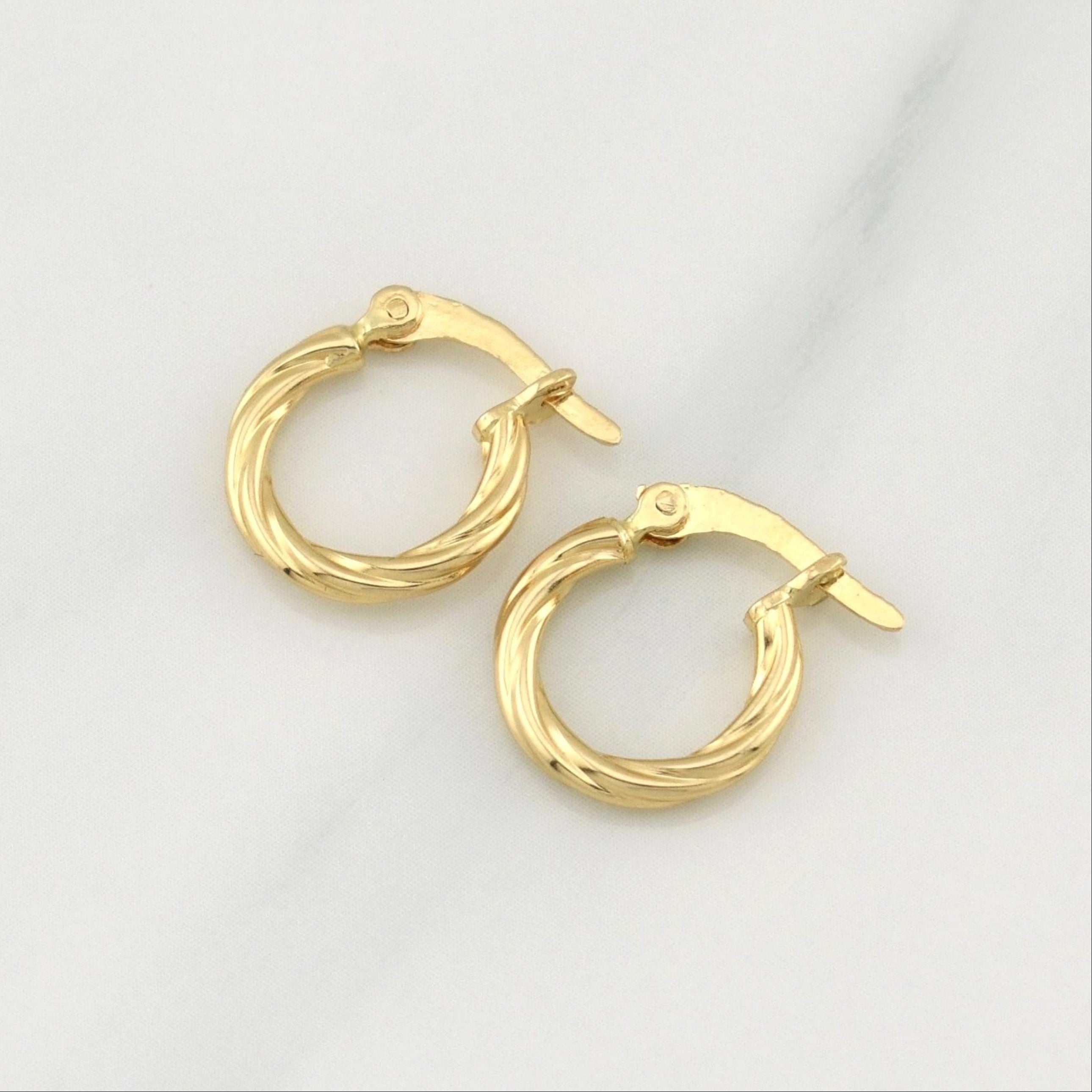 Candongas Mary 0.9 g / 1/2 in Oro Amarillo 18K